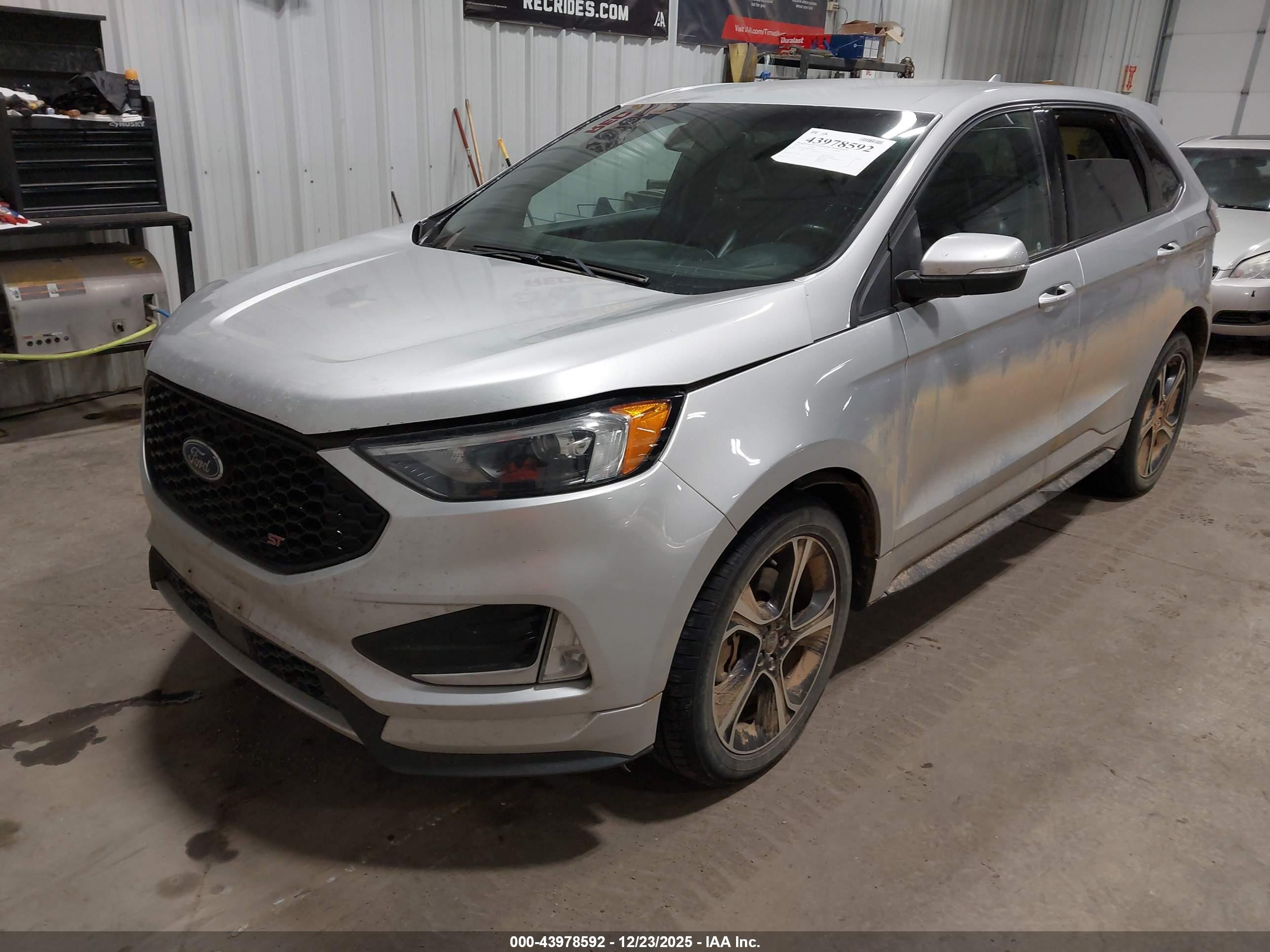 FORD EDGE image 2