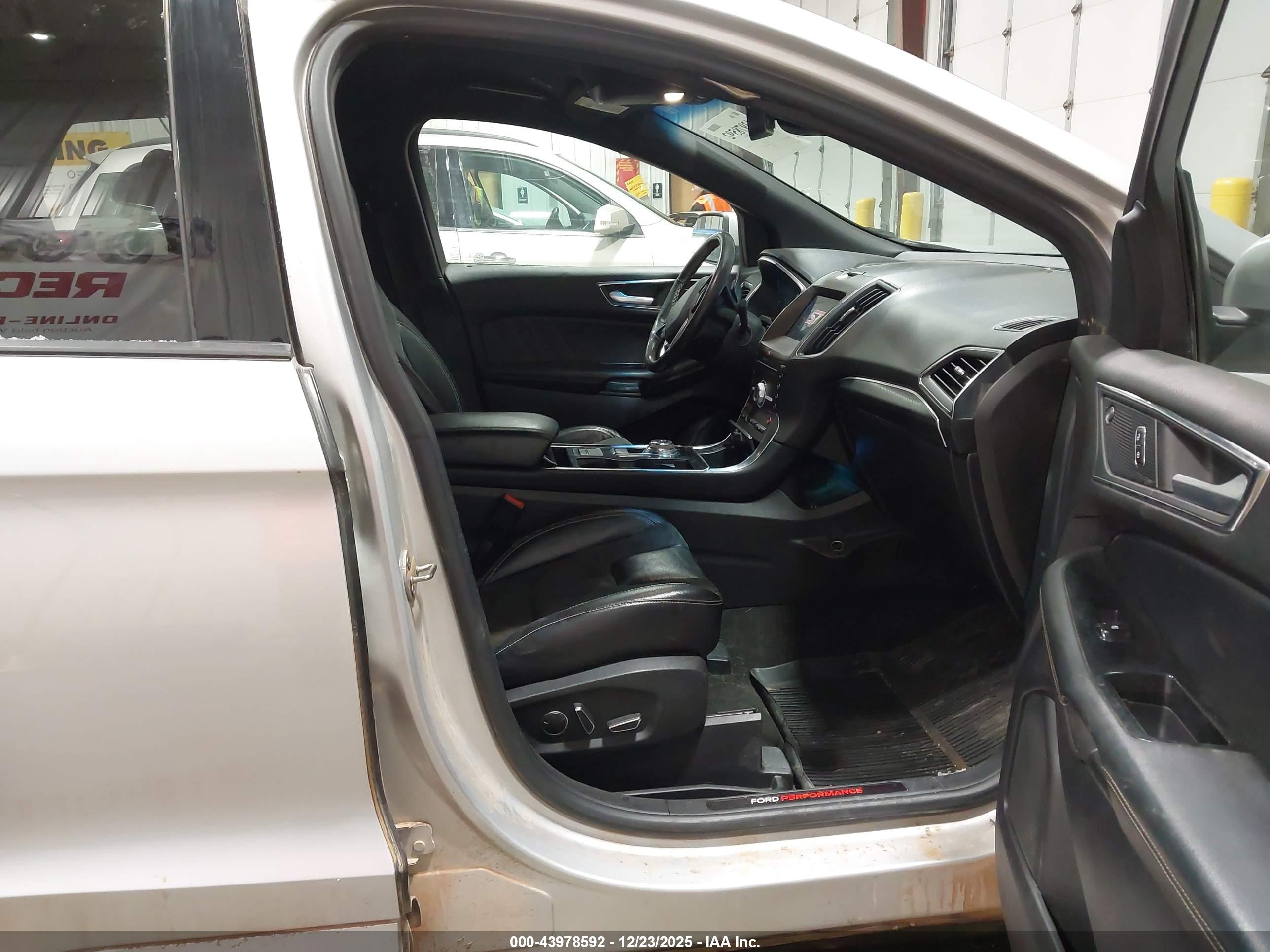 FORD EDGE image 5