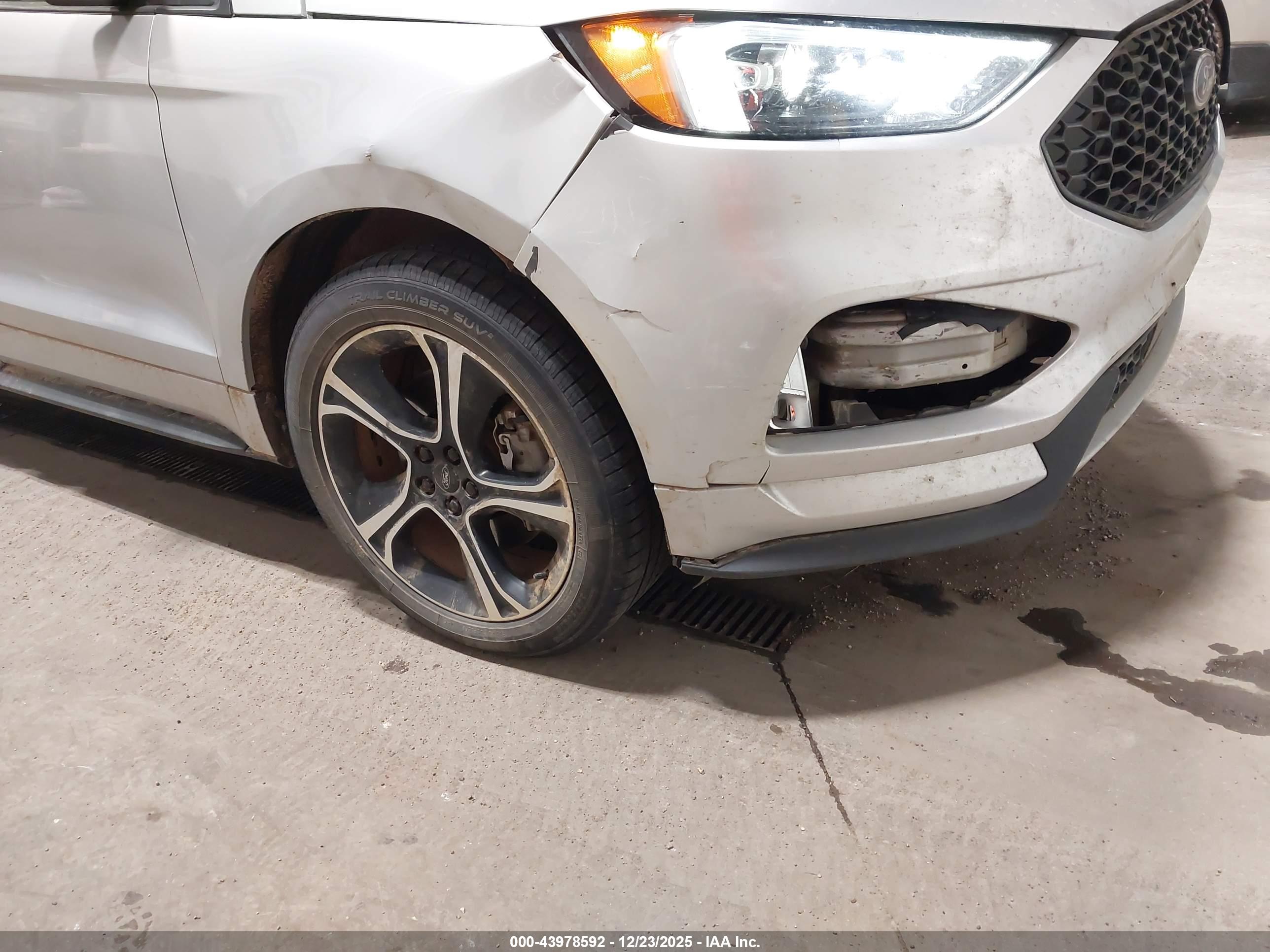 FORD EDGE image 6