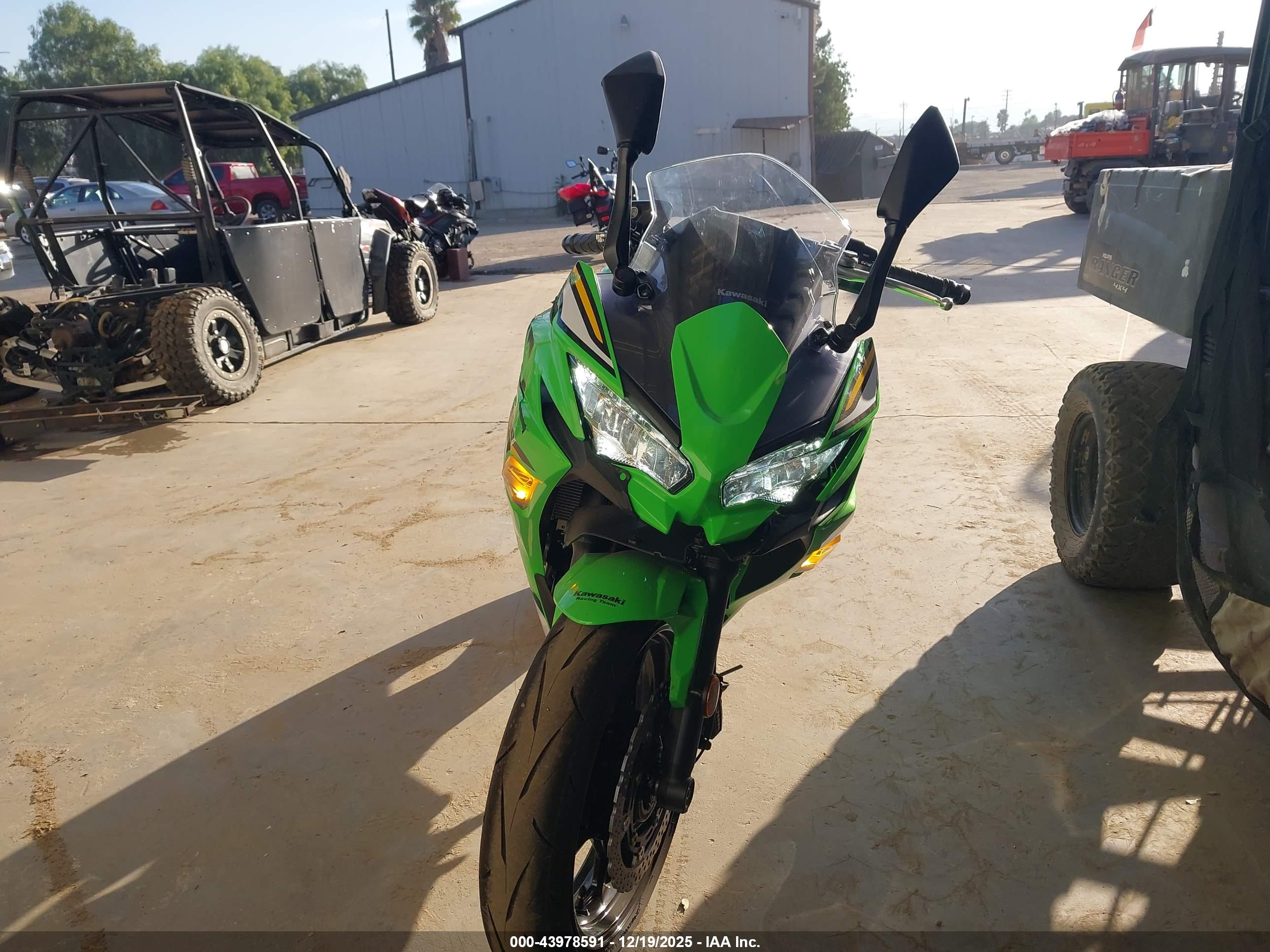 KAWASAKI EX650 image 5