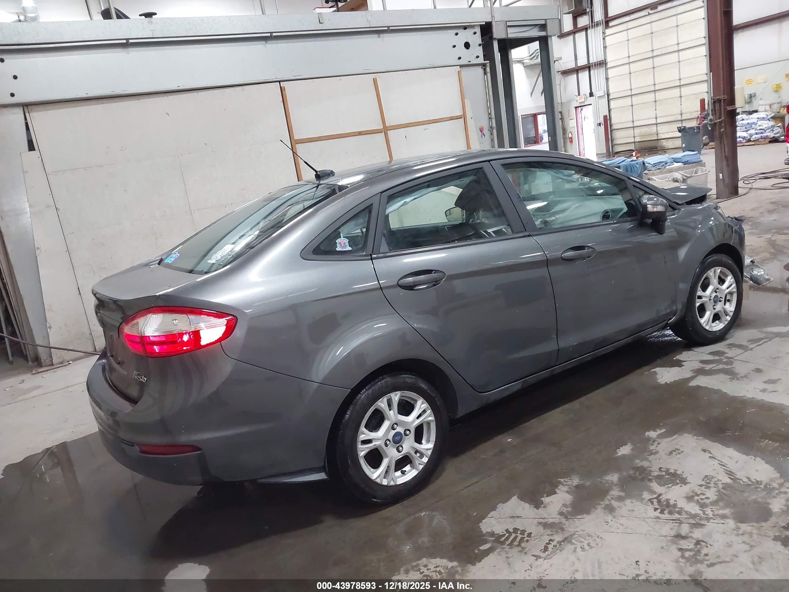 FORD FIESTA image 4