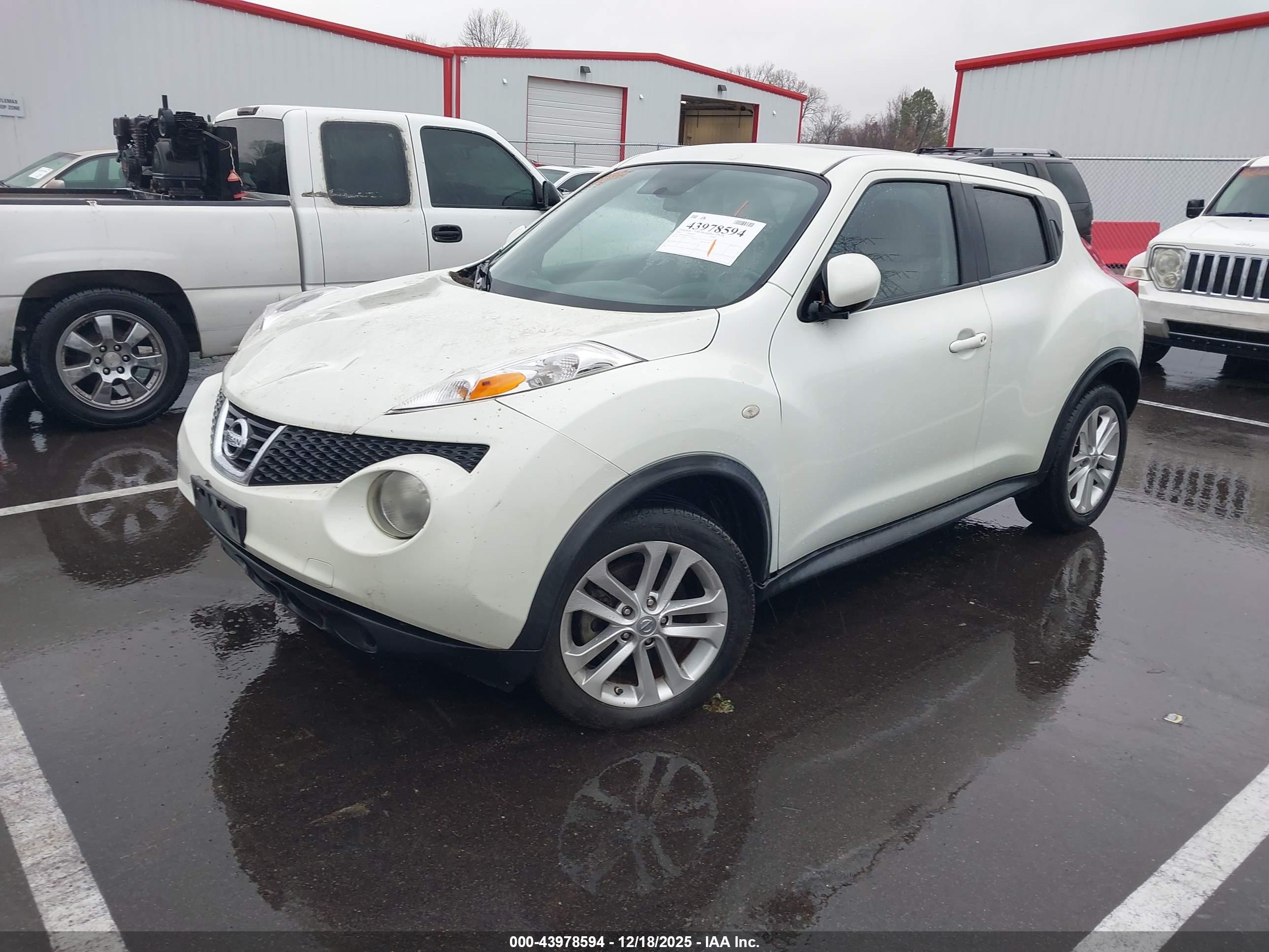 NISSAN JUKE image 2