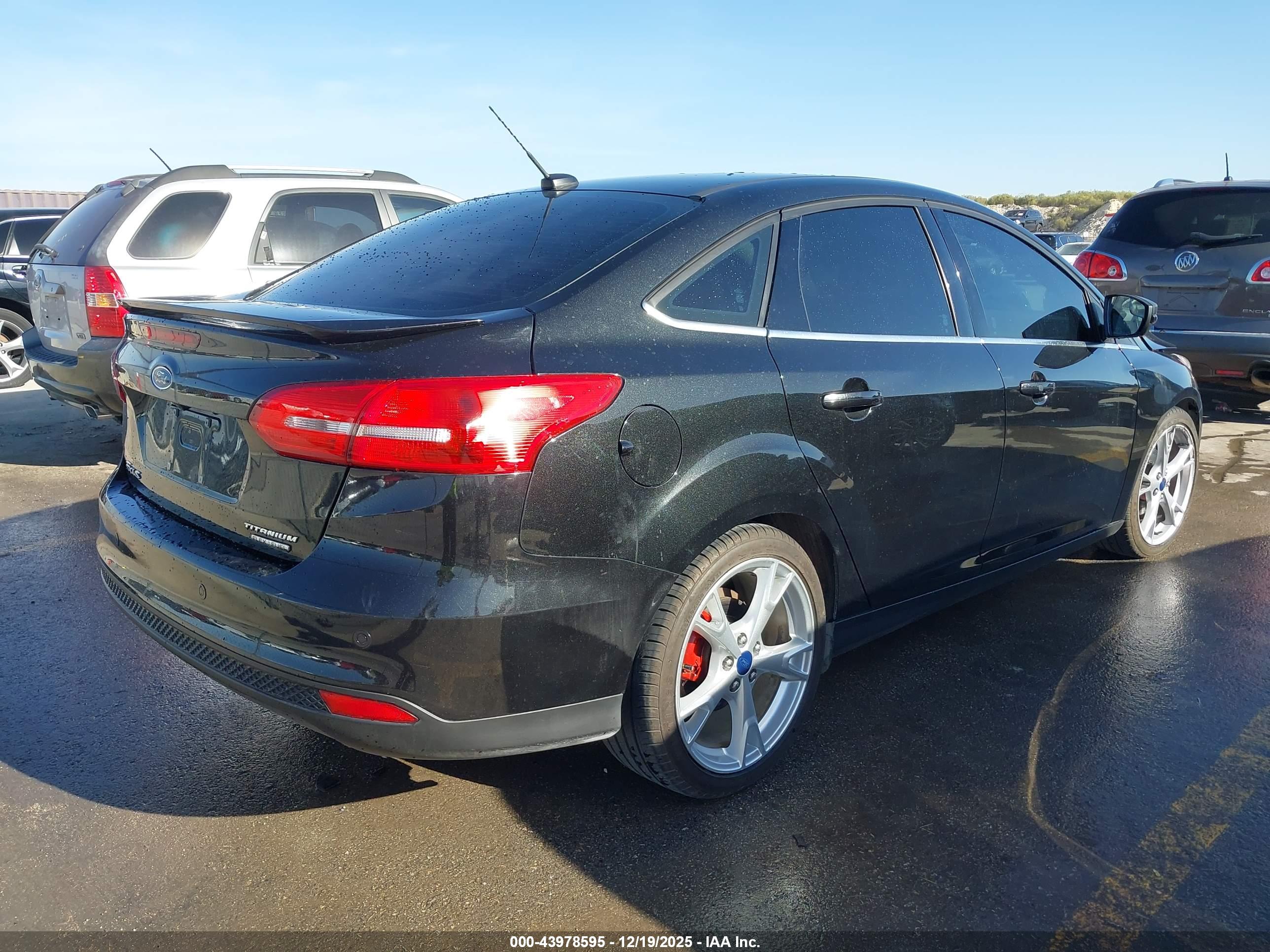 FORD FOCUS image 4