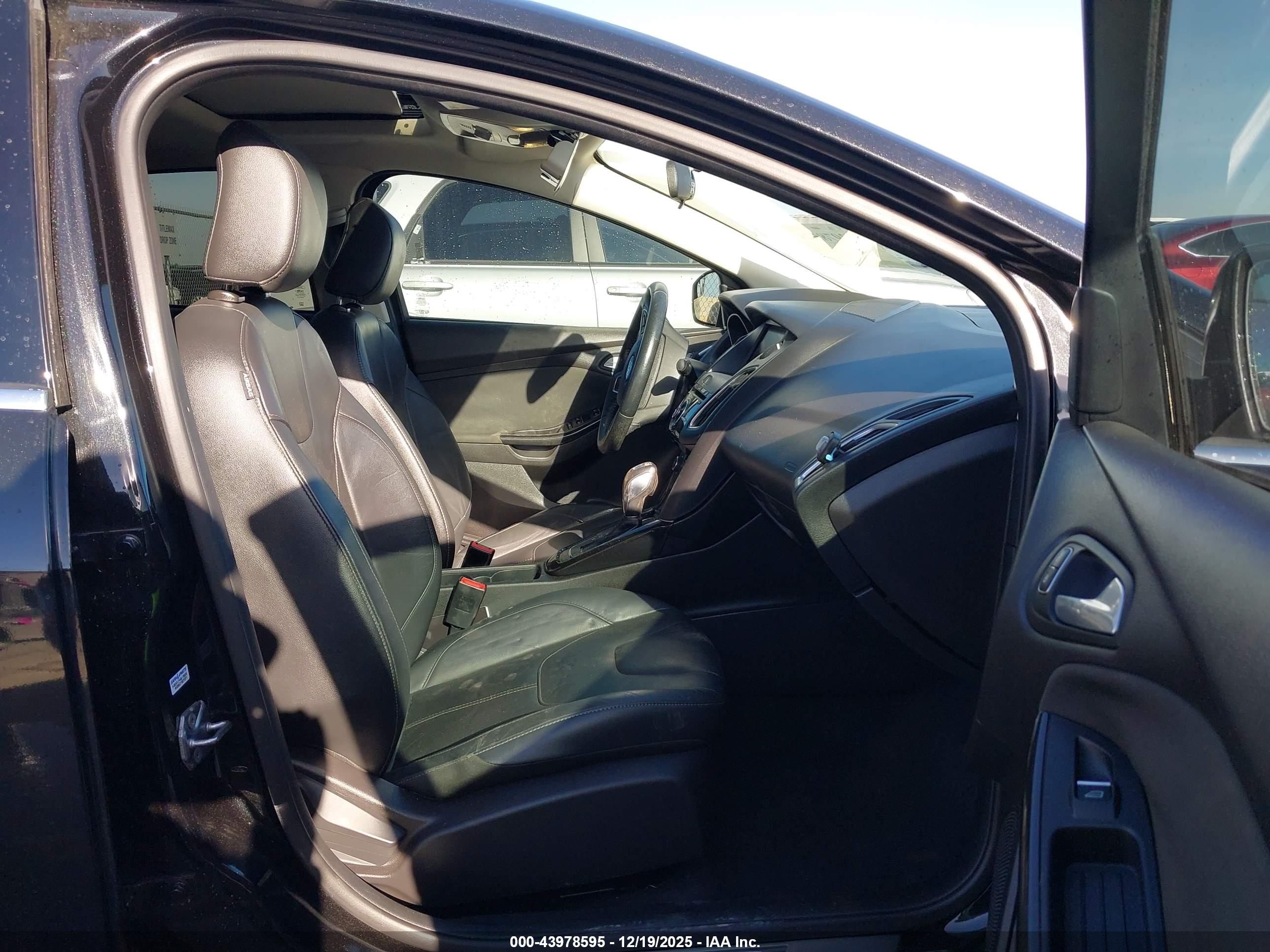 FORD FOCUS image 5