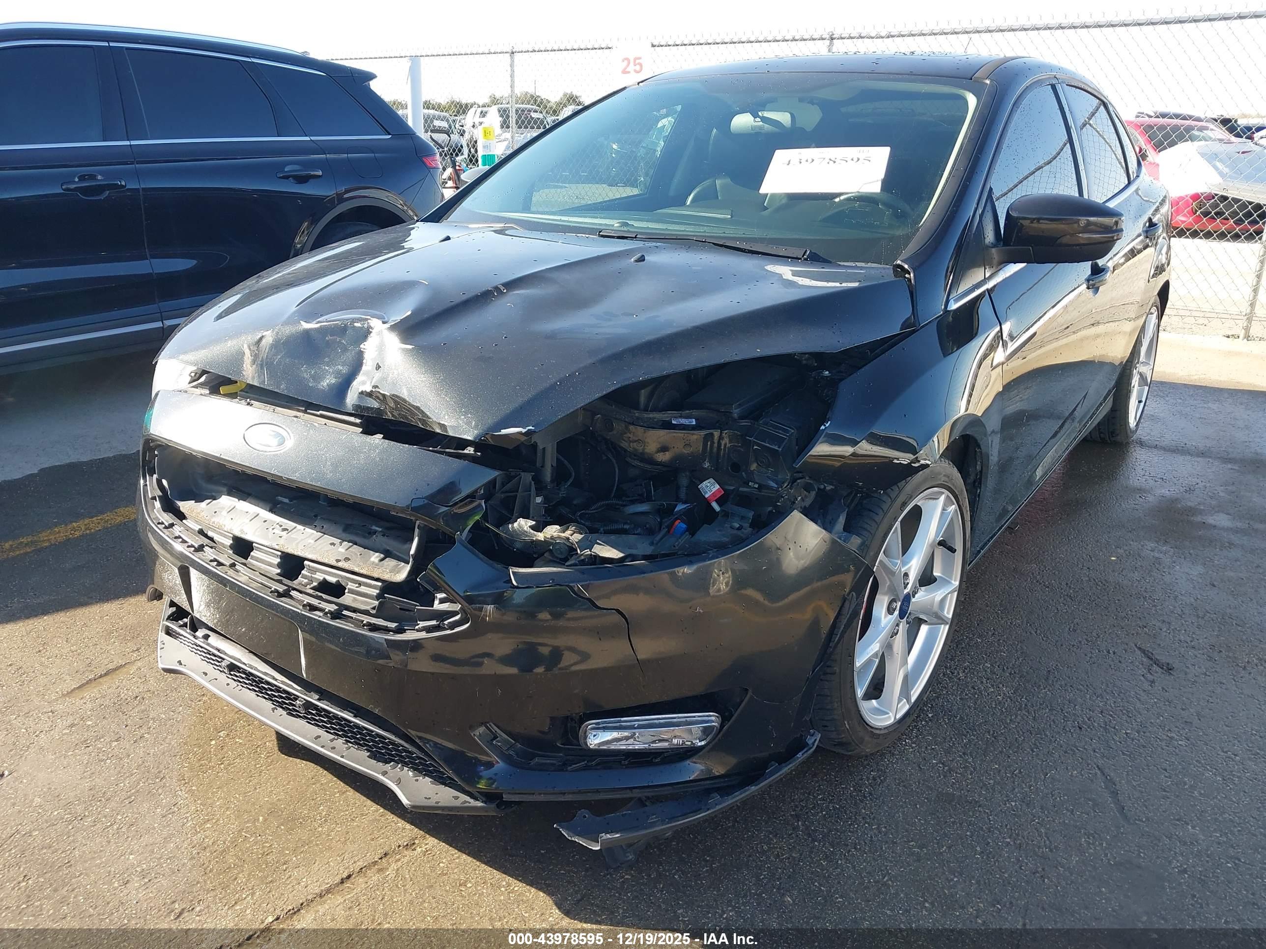FORD FOCUS image 6