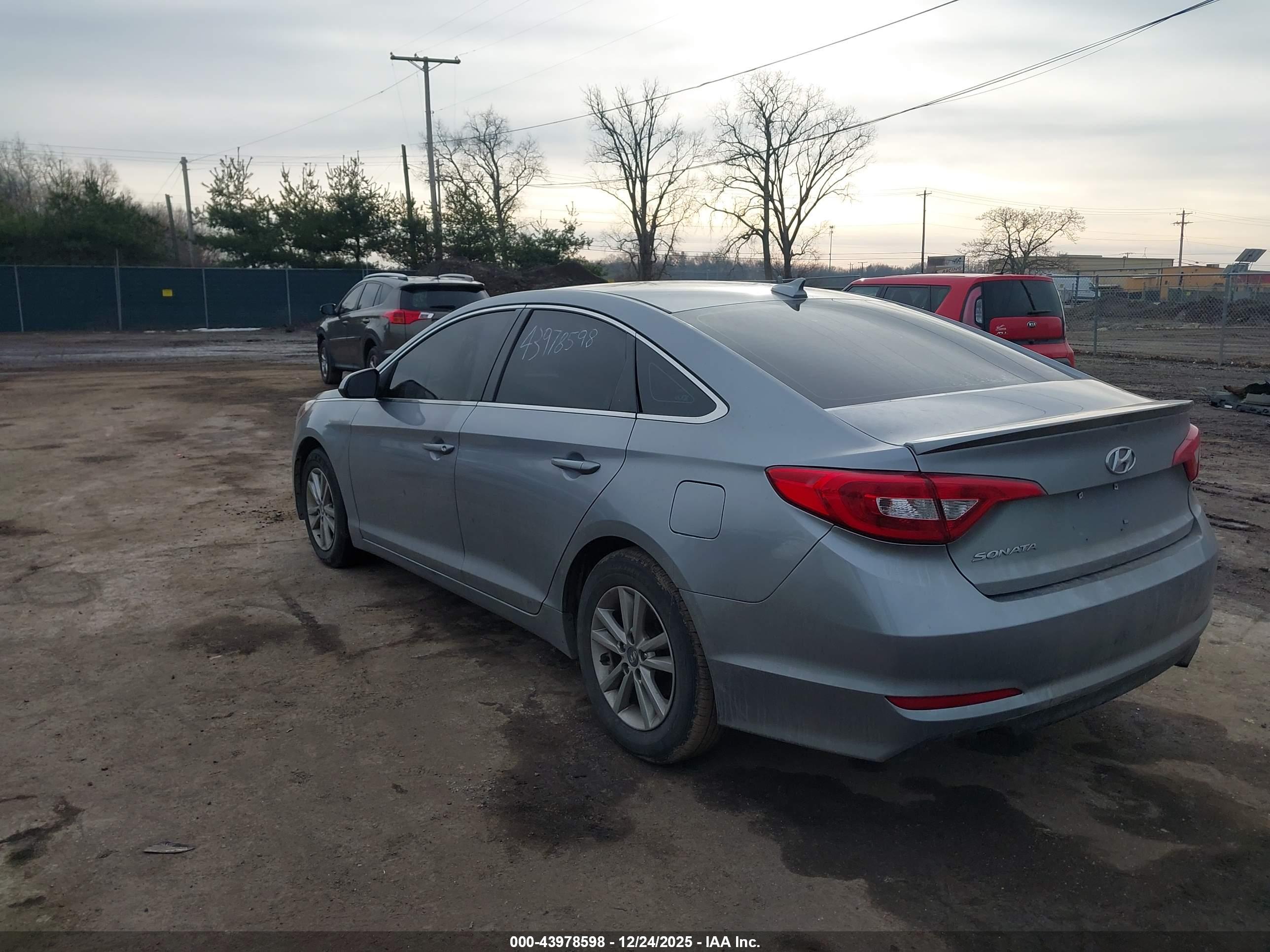 HYUNDAI SONATA image 3