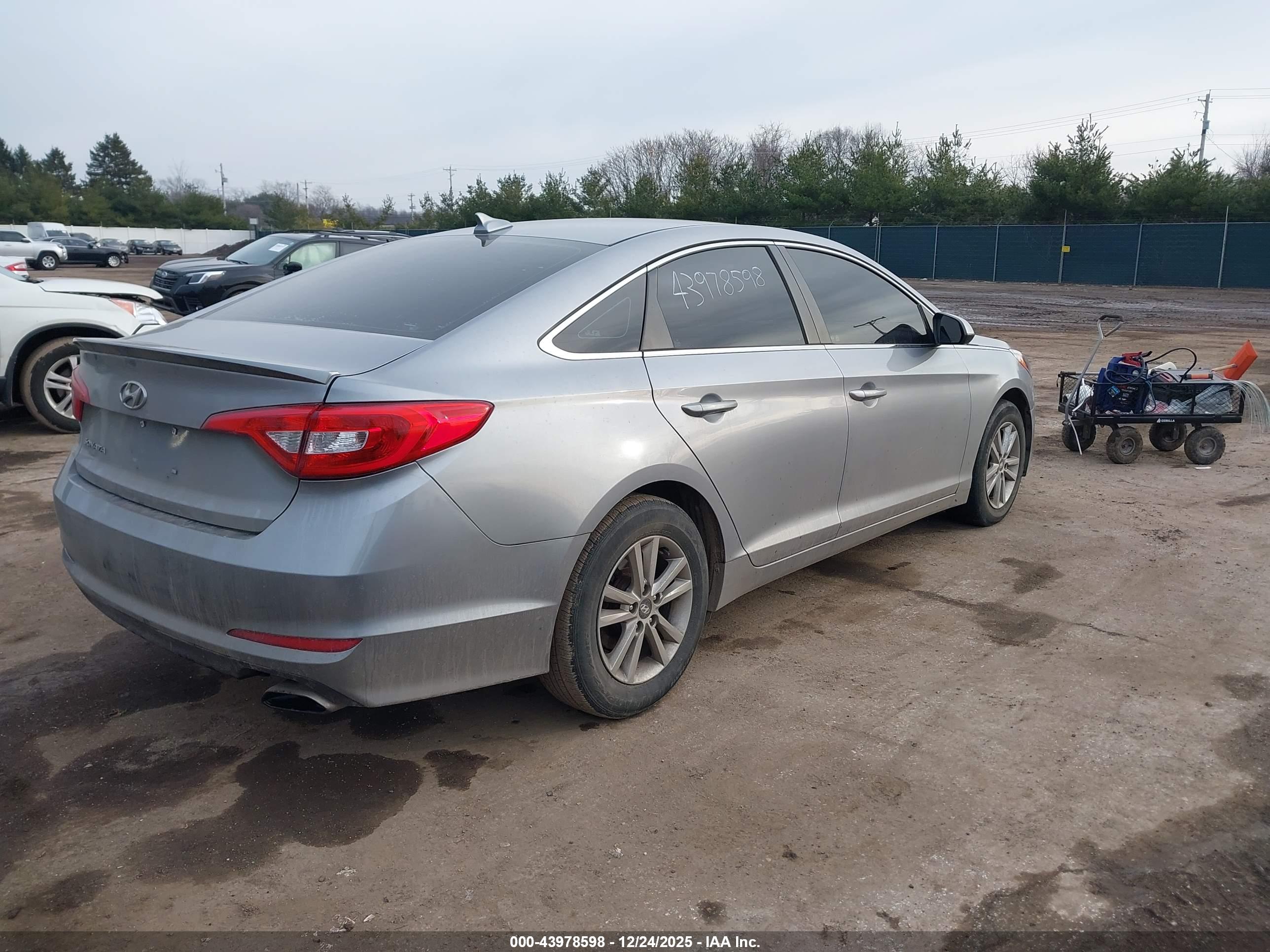 HYUNDAI SONATA image 4