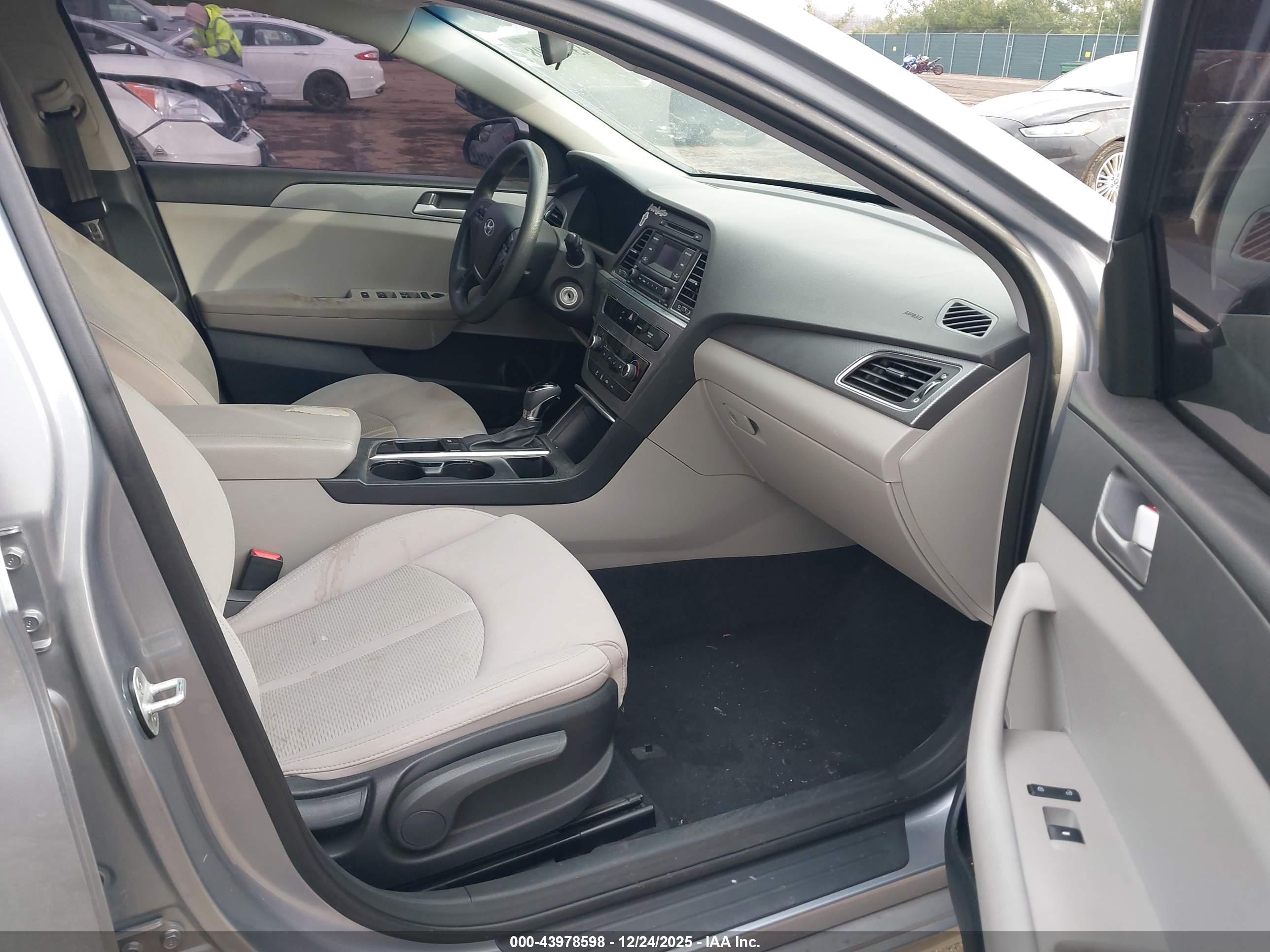 HYUNDAI SONATA image 5