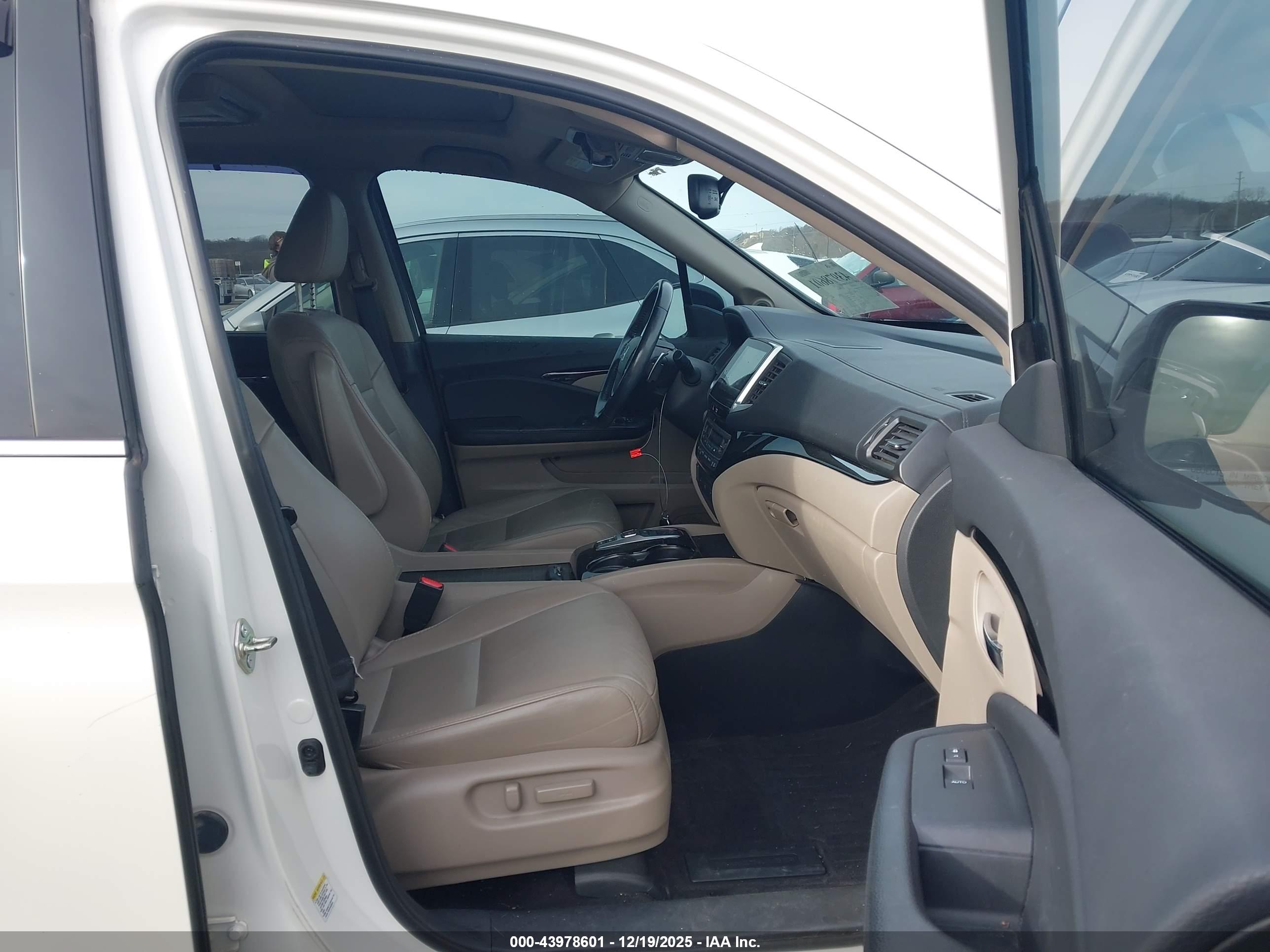 HONDA PILOT image 5