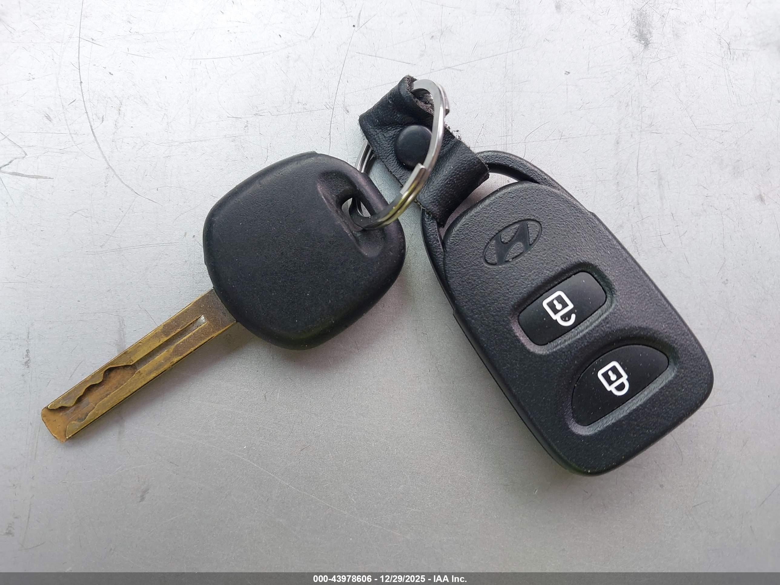 HYUNDAI ACCENT image 11