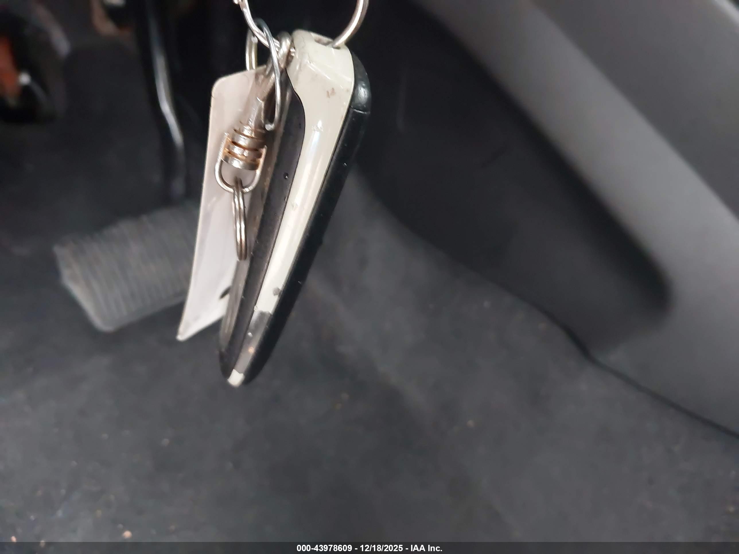 FORD ESCAPE image 11