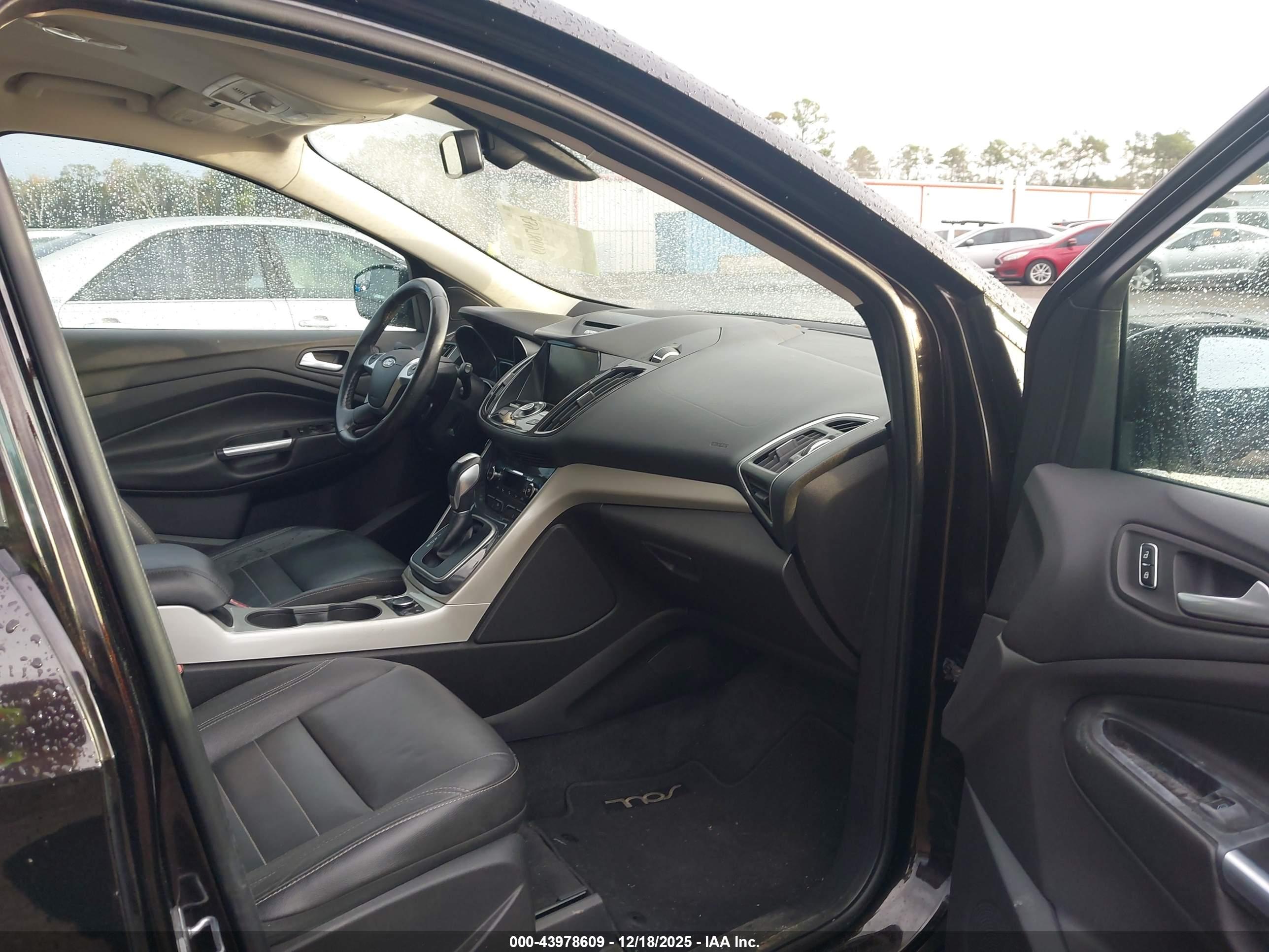 FORD ESCAPE image 5