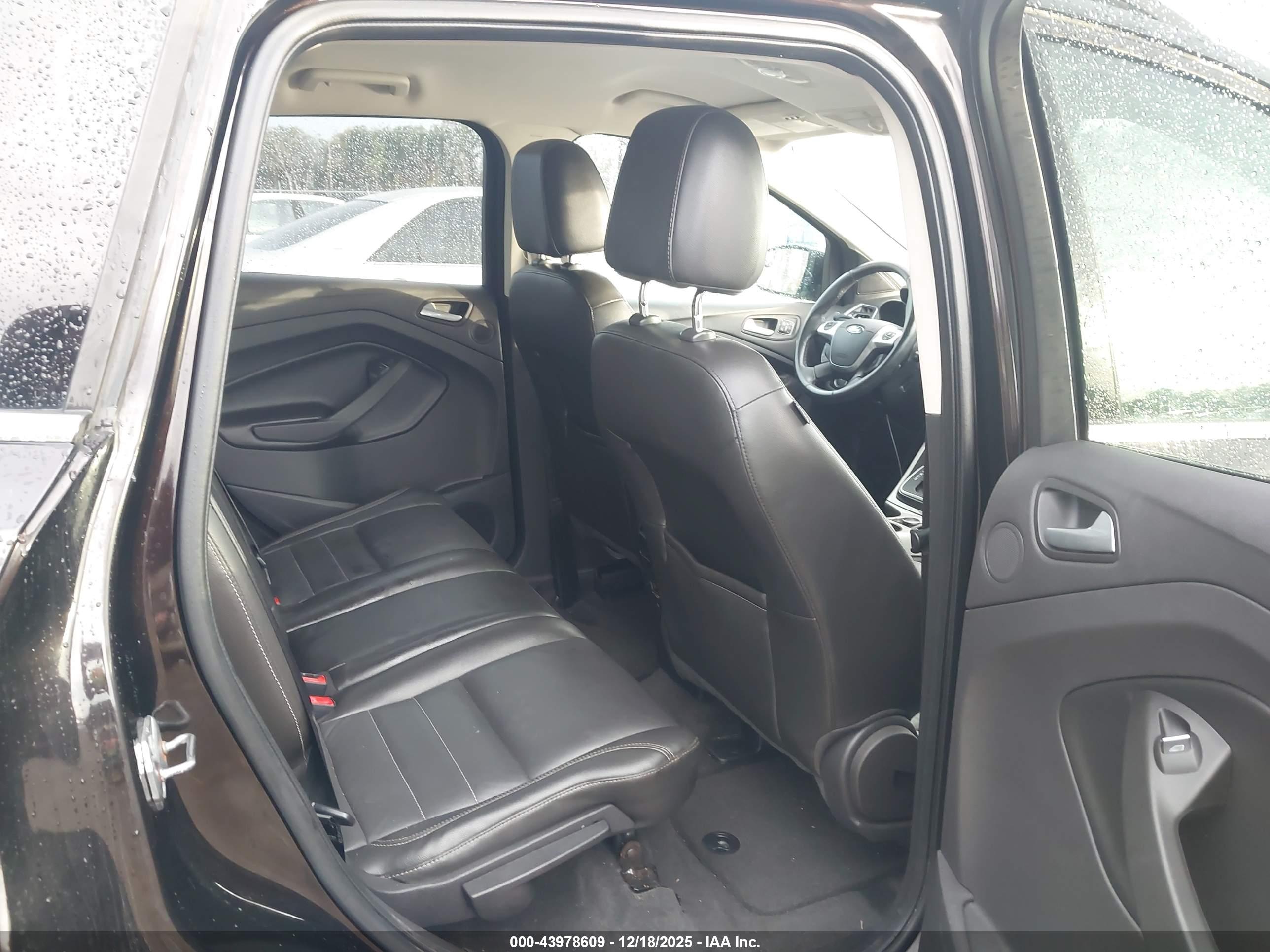FORD ESCAPE image 8