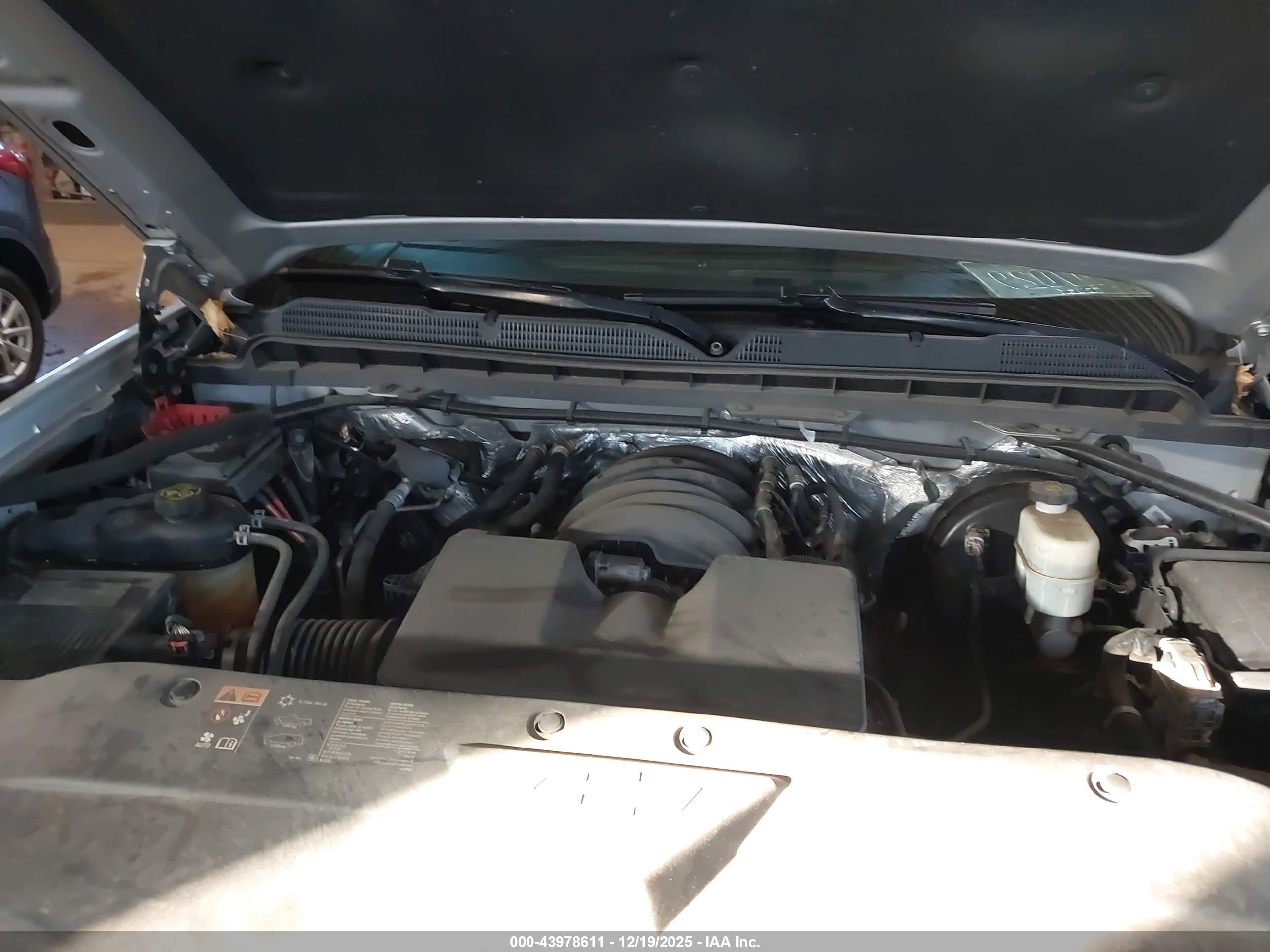 CHEVROLET SILVERADO image 10