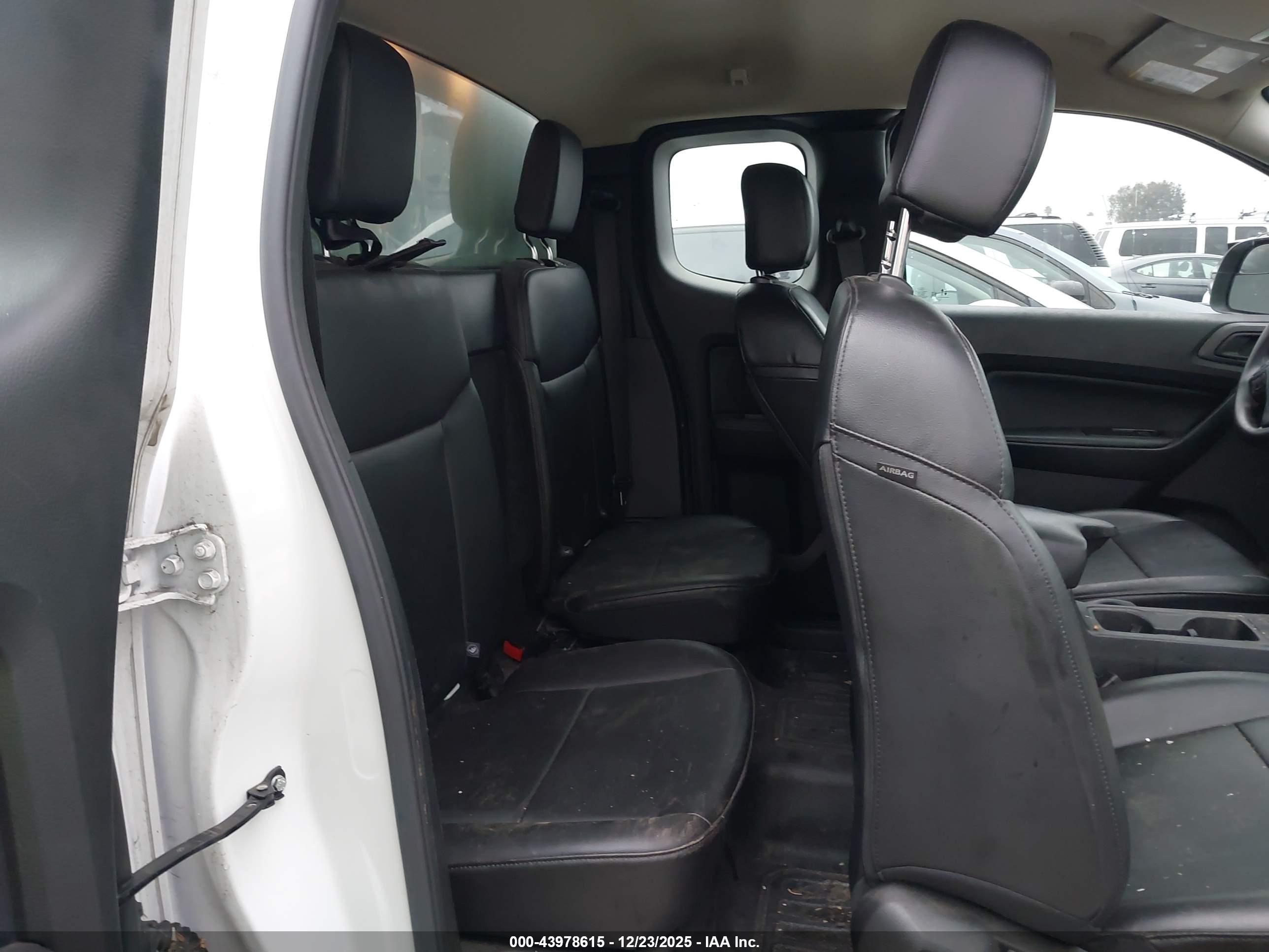 FORD RANGER image 8