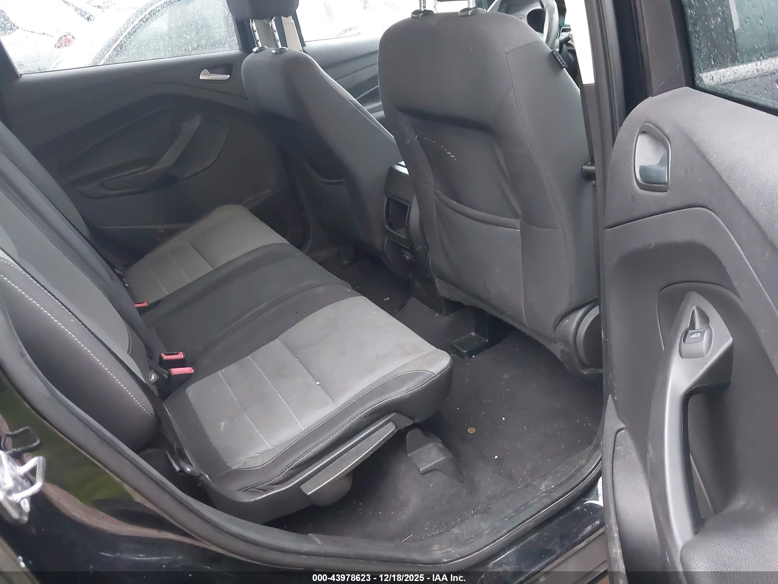 FORD ESCAPE image 8