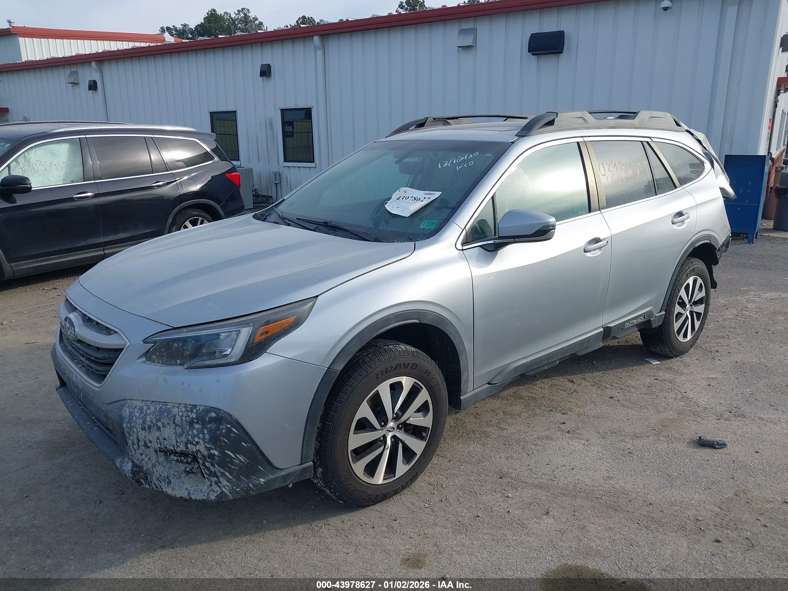 SUBARU OUTBACK image 2