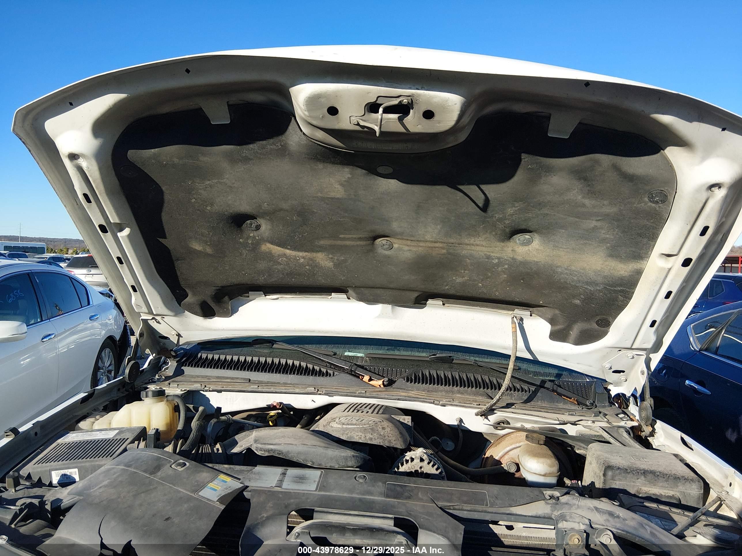 CHEVROLET SILVERADO image 10