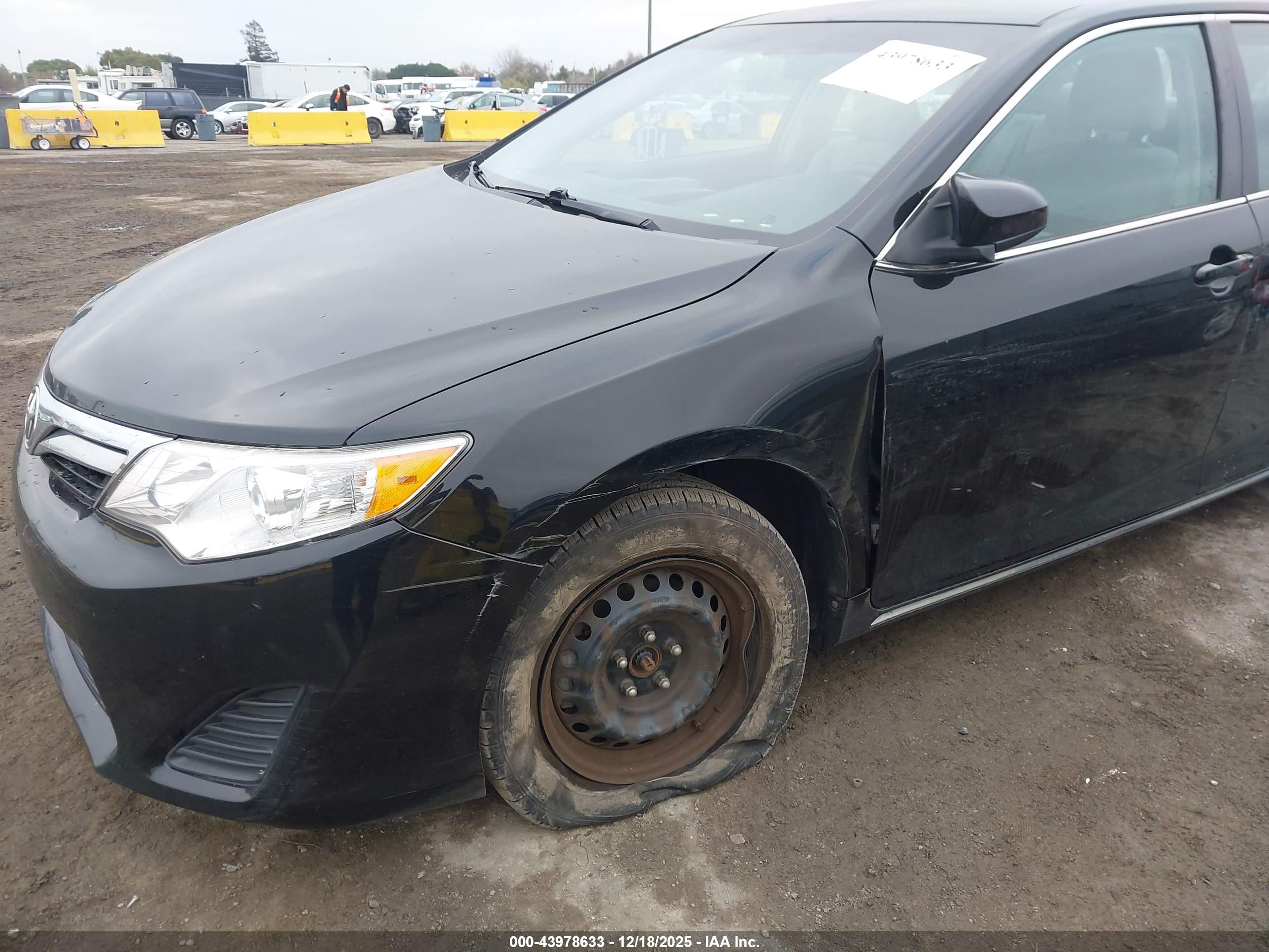 TOYOTA CAMRY image 6
