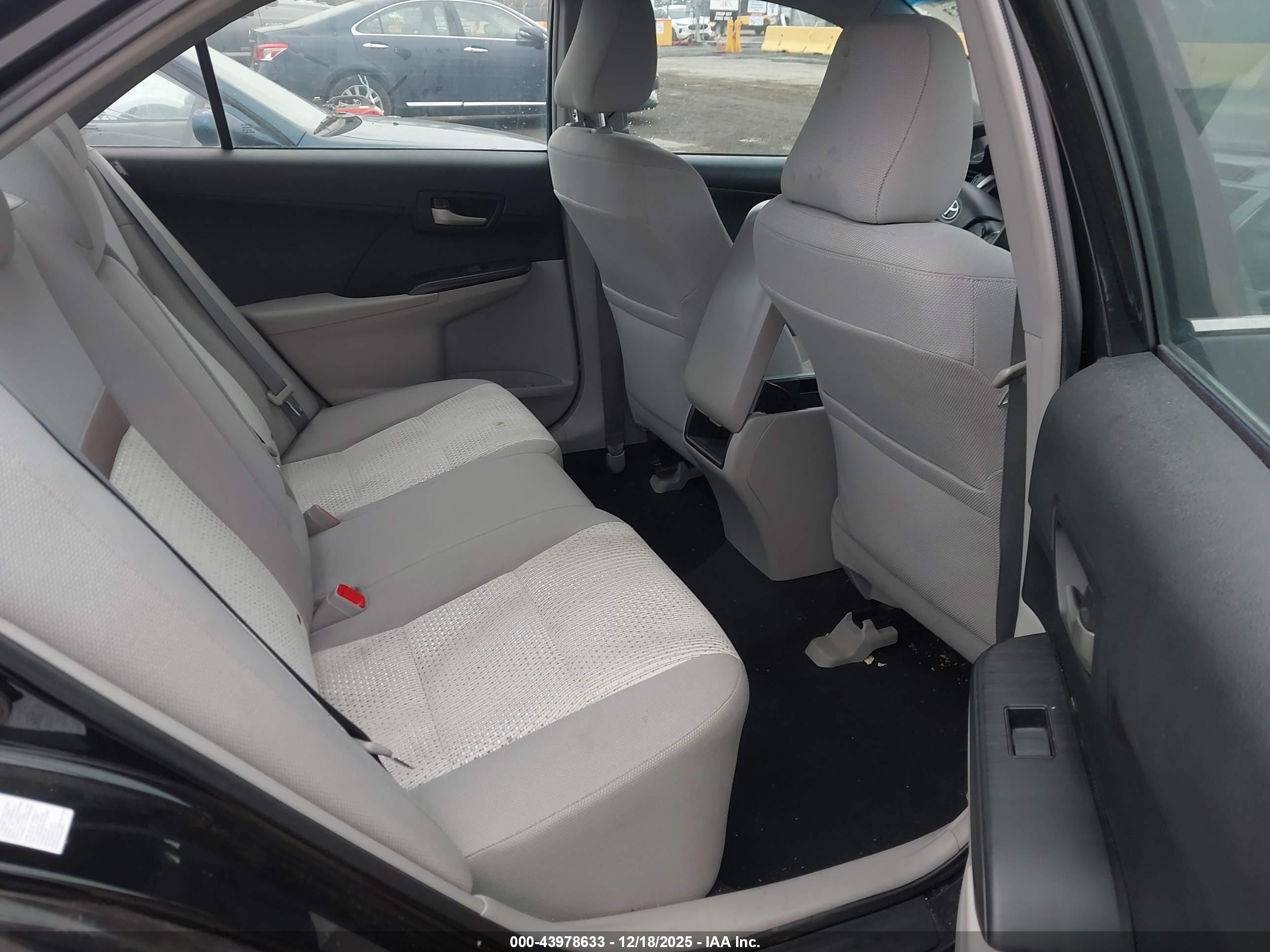 TOYOTA CAMRY image 8