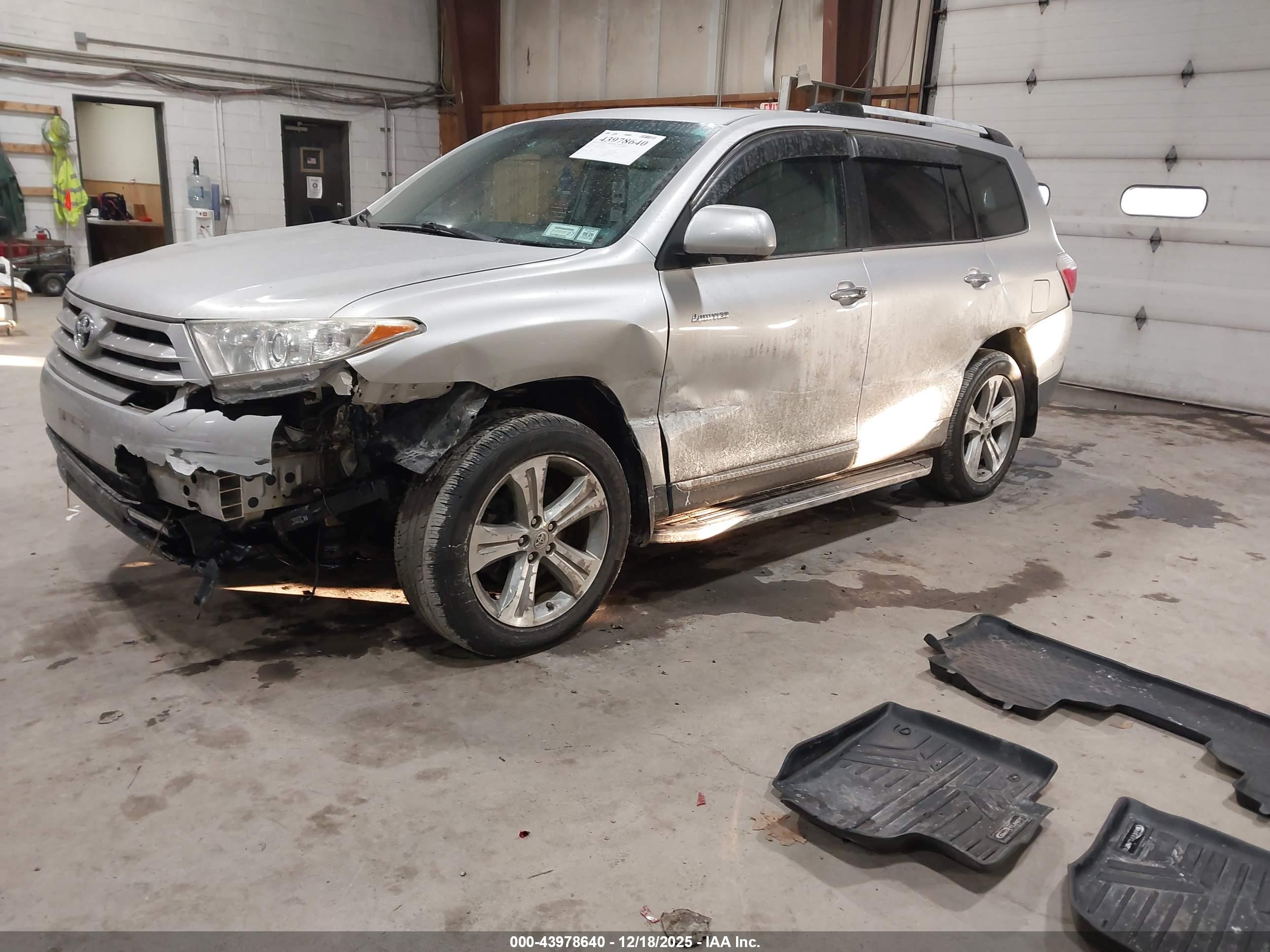 TOYOTA HIGHLANDER image 2