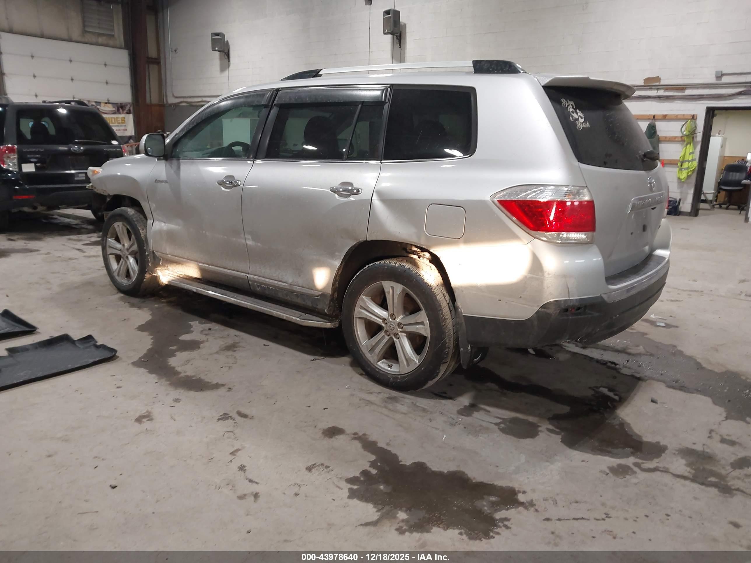 TOYOTA HIGHLANDER image 3