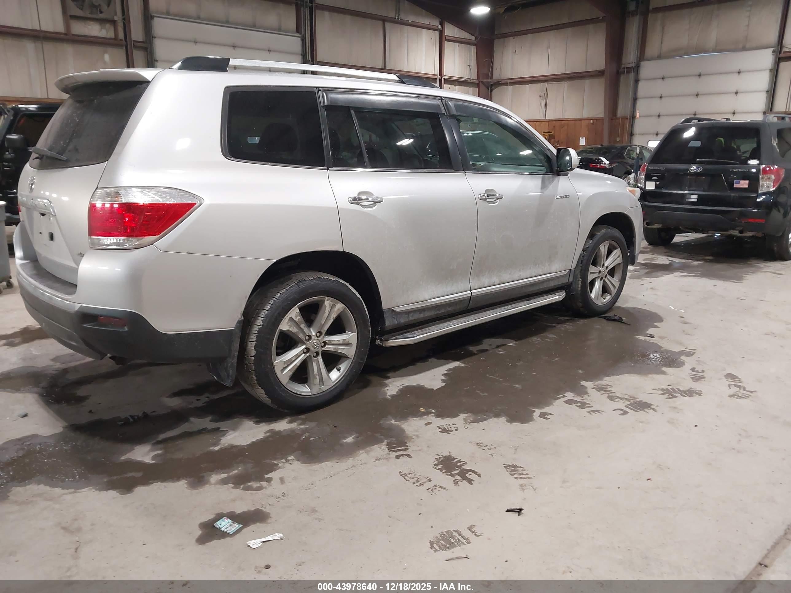TOYOTA HIGHLANDER image 4