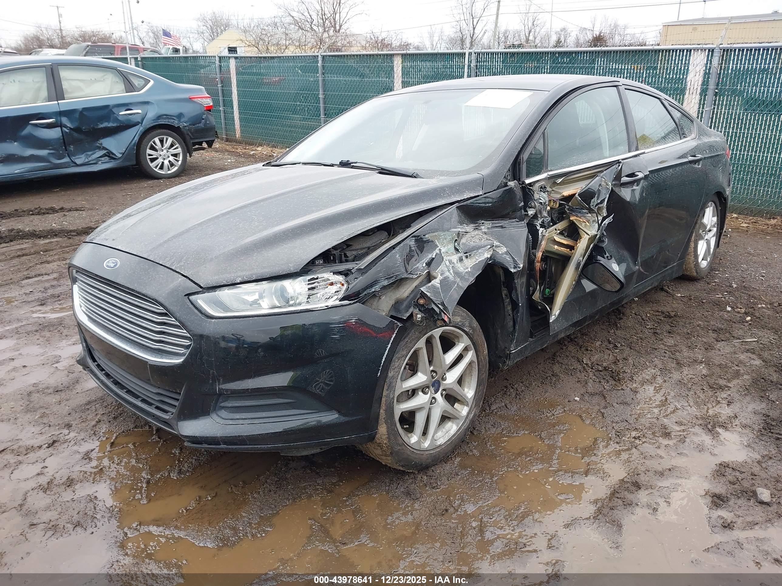 FORD FUSION image 2