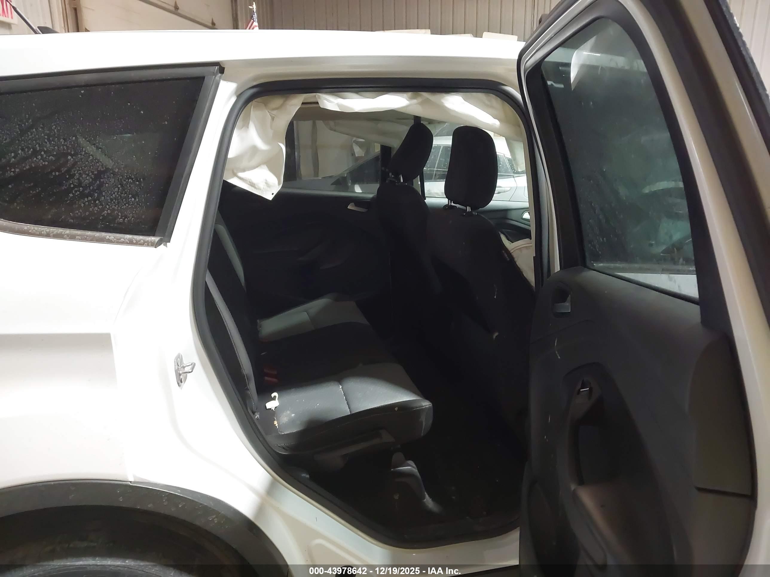 FORD ESCAPE image 8