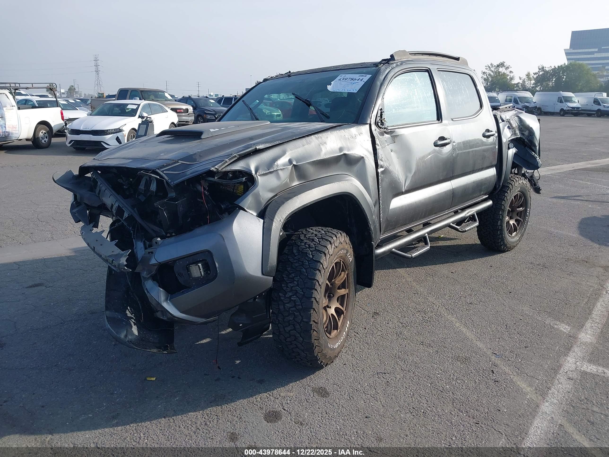 TOYOTA TACOMA image 2