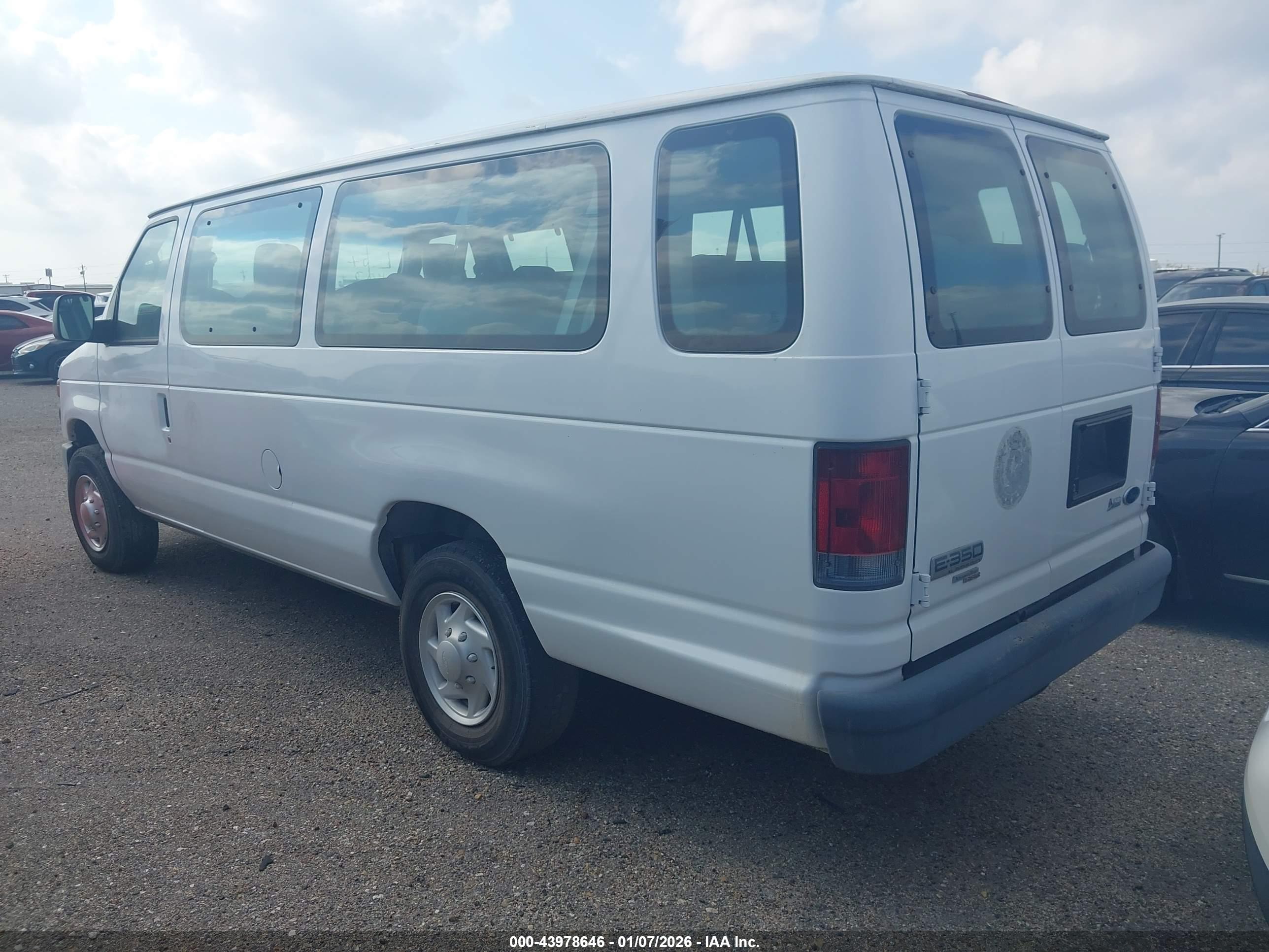 FORD E-350 image 3