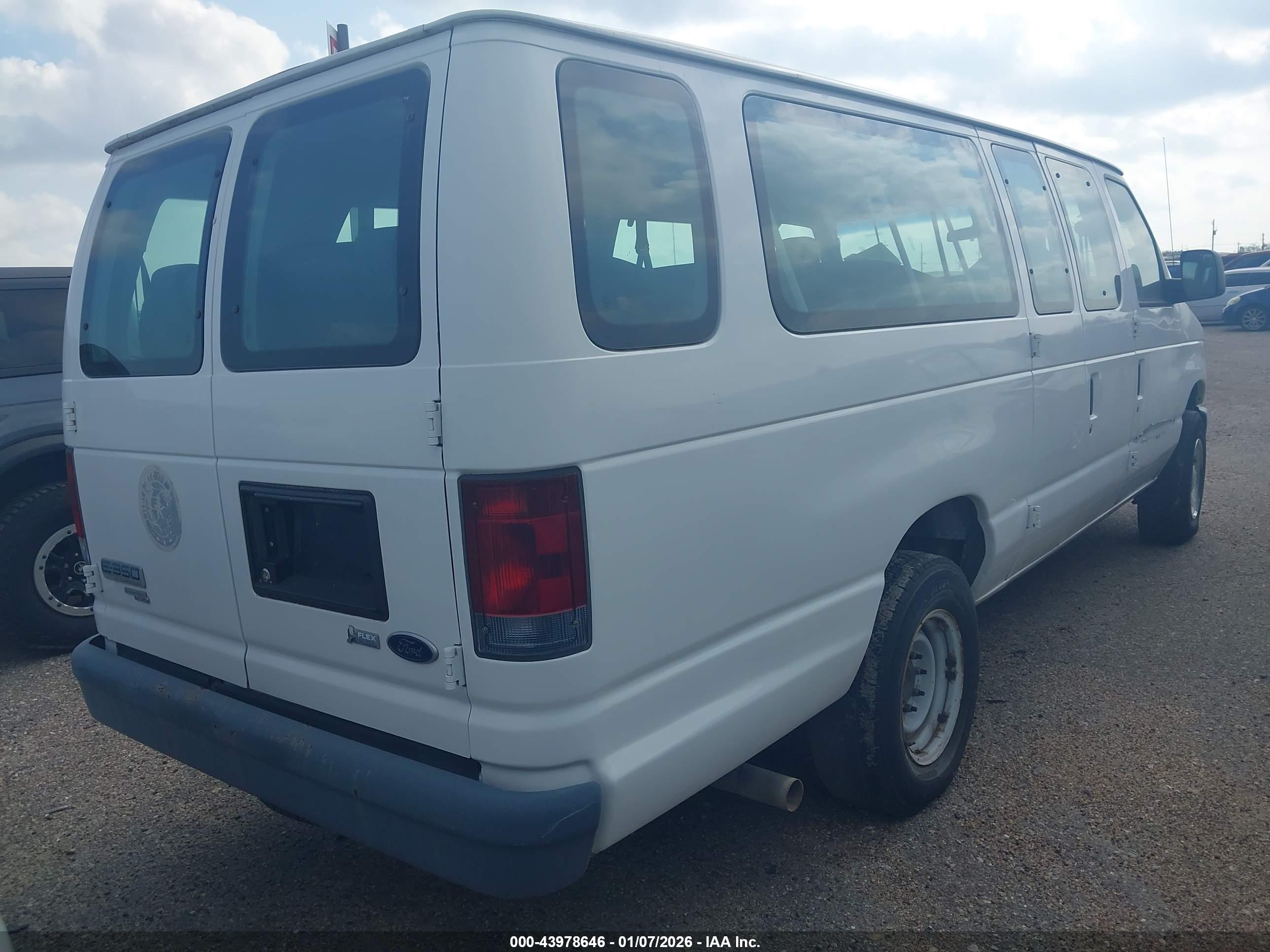 FORD E-350 image 4