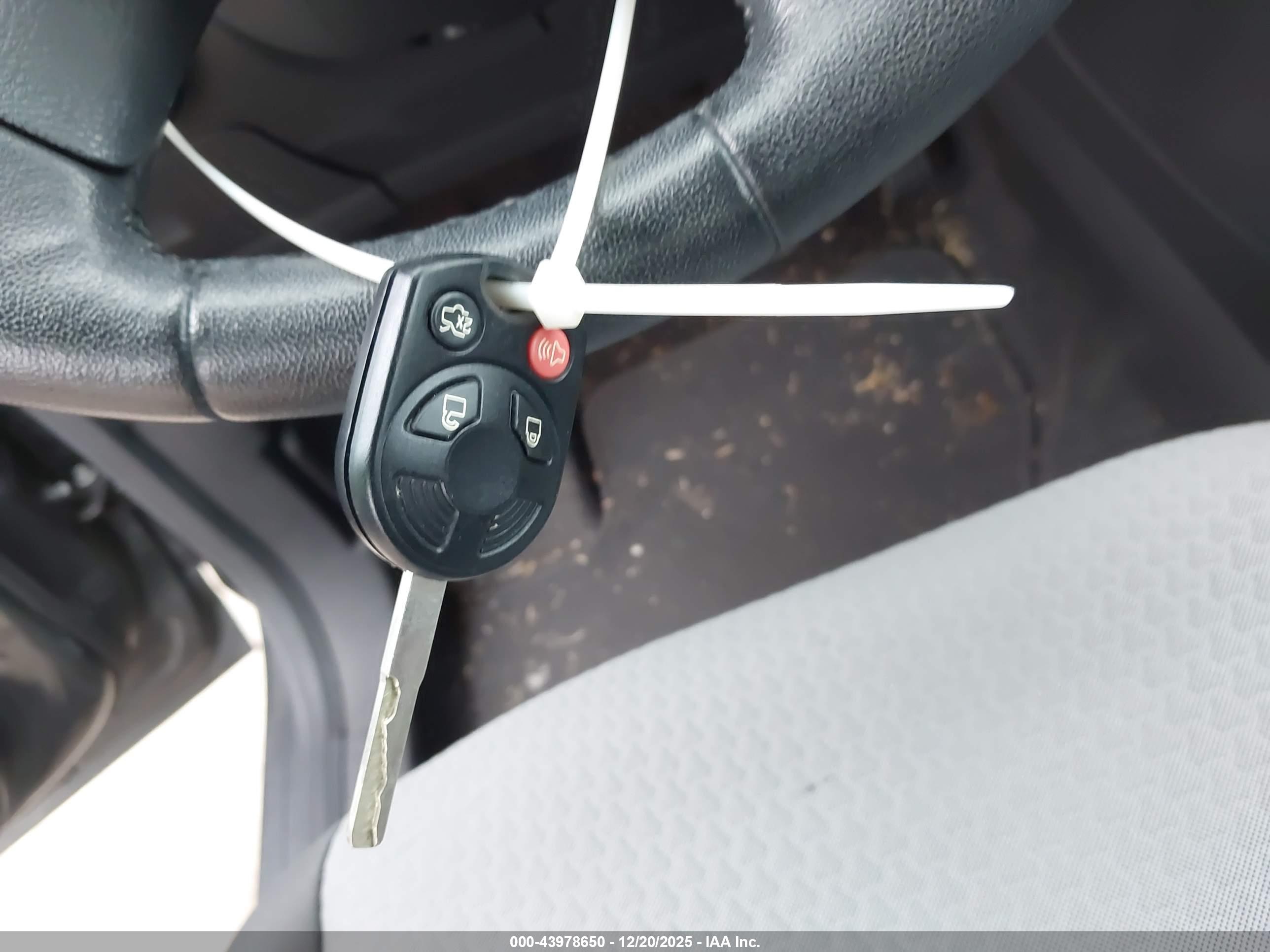 FORD C-MAX image 11