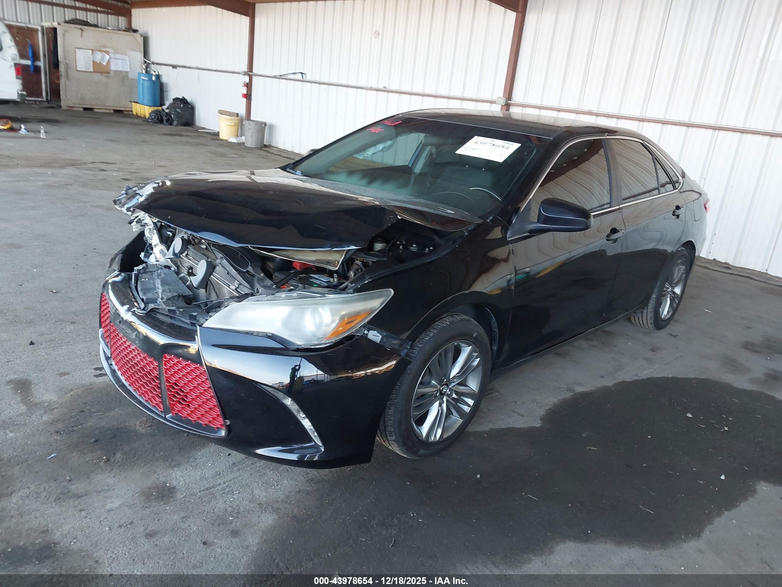 TOYOTA CAMRY image 2