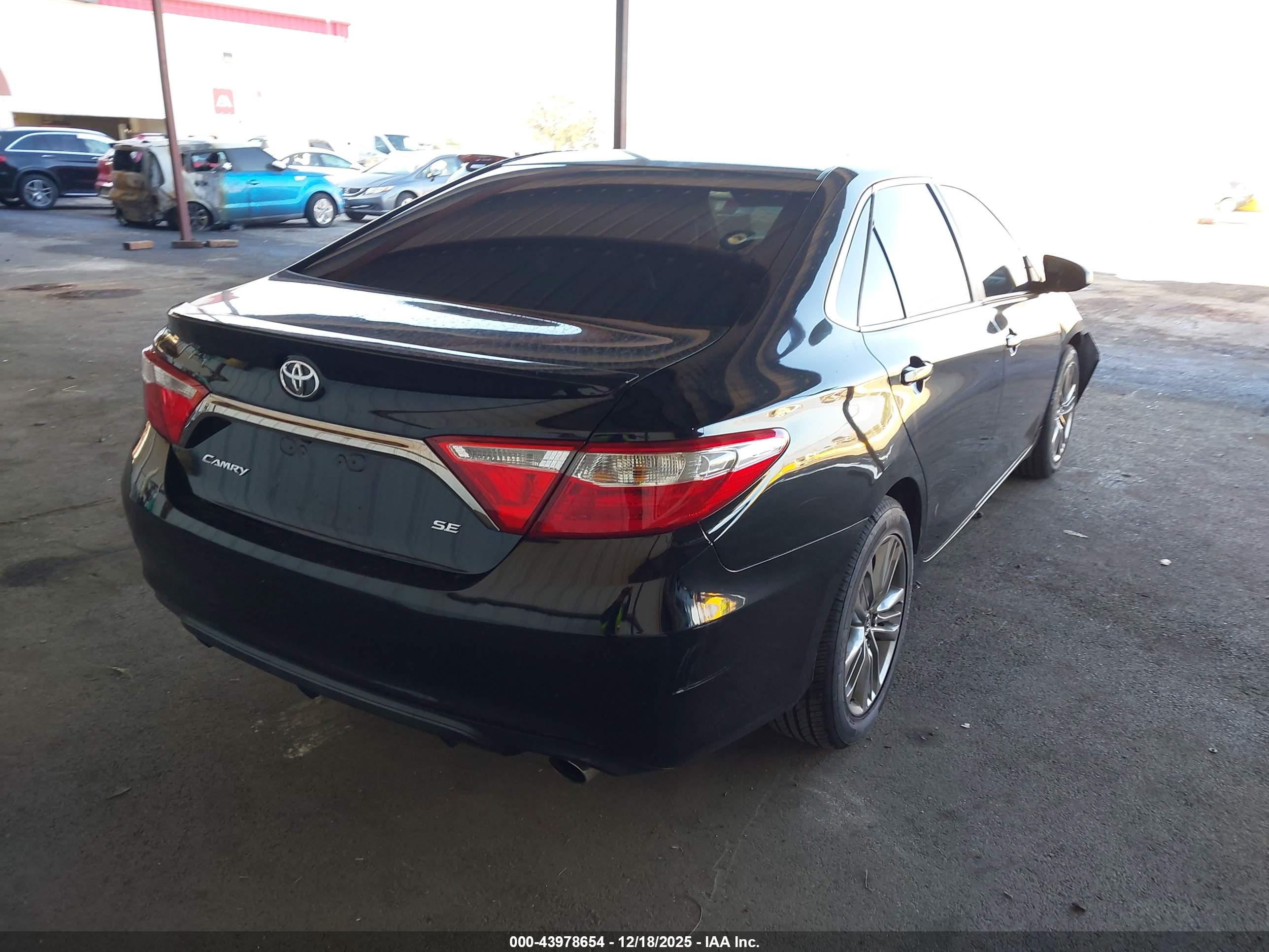 TOYOTA CAMRY image 4
