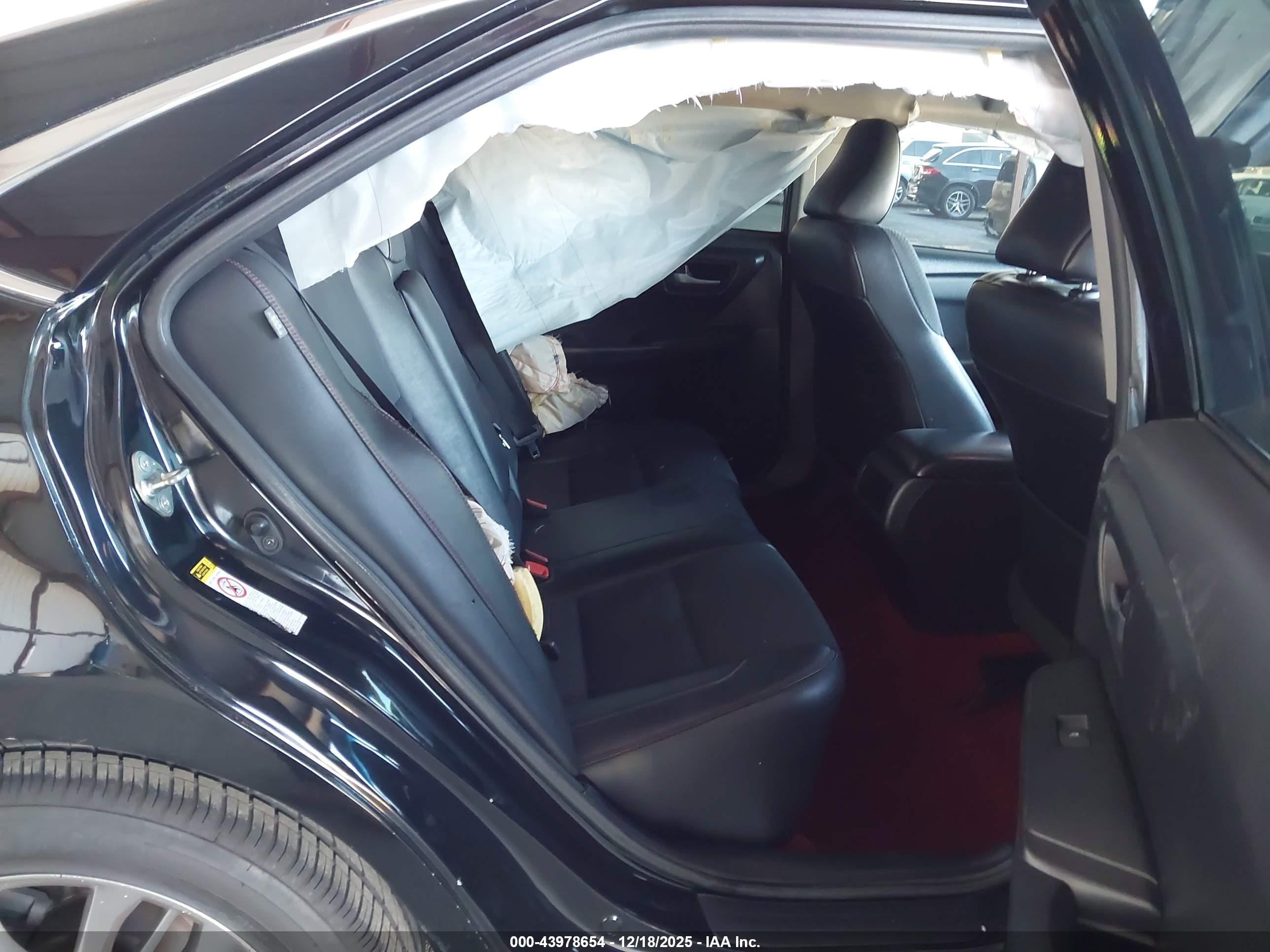 TOYOTA CAMRY image 8