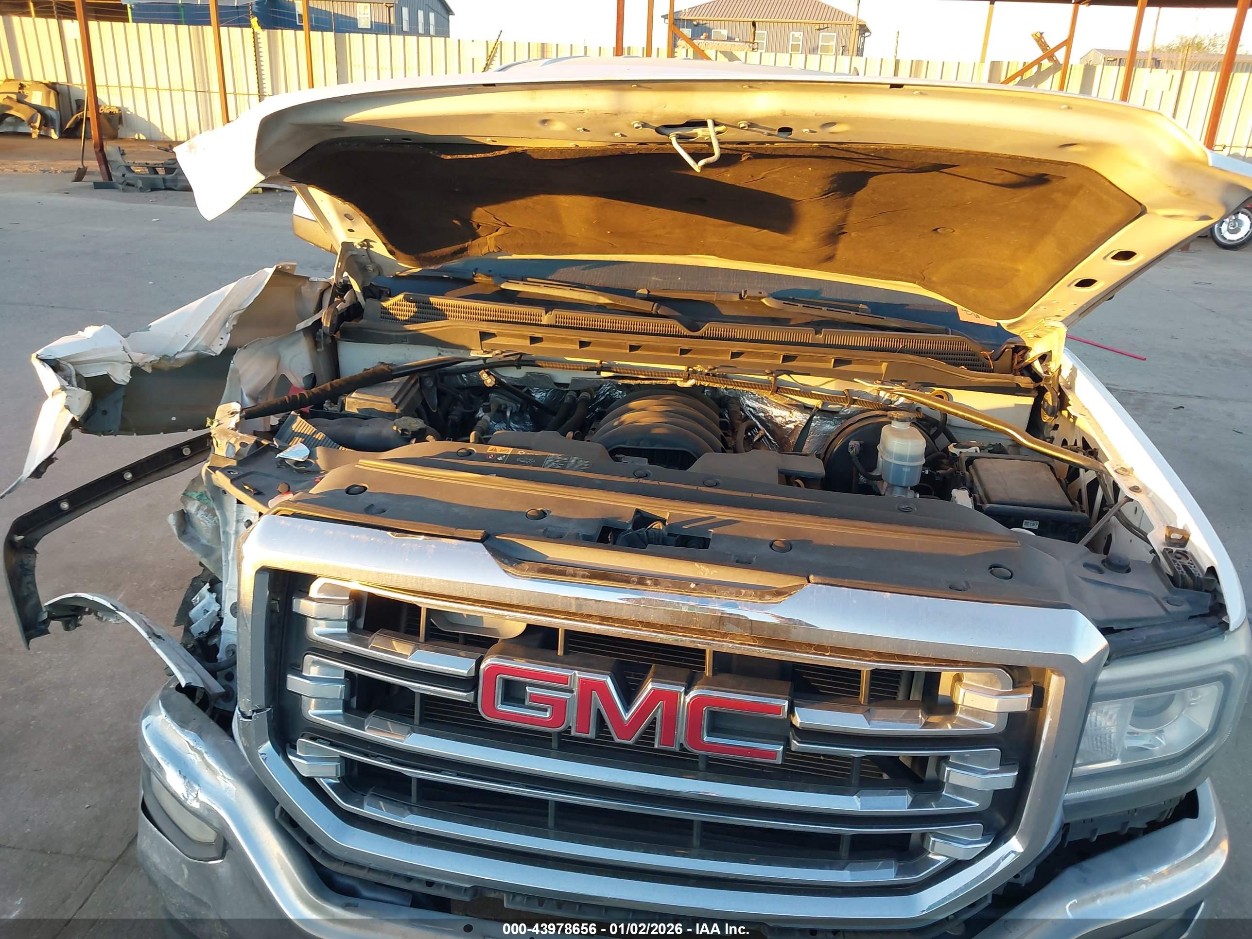 GMC SIERRA image 10