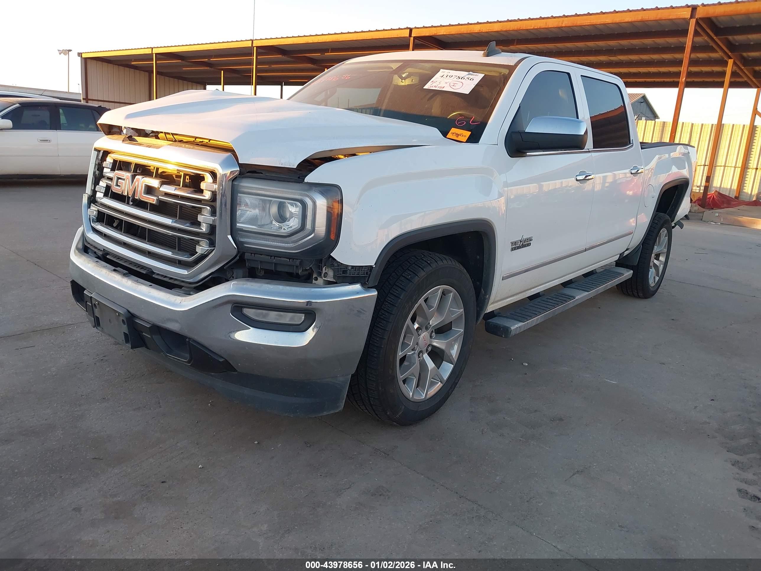 GMC SIERRA image 2