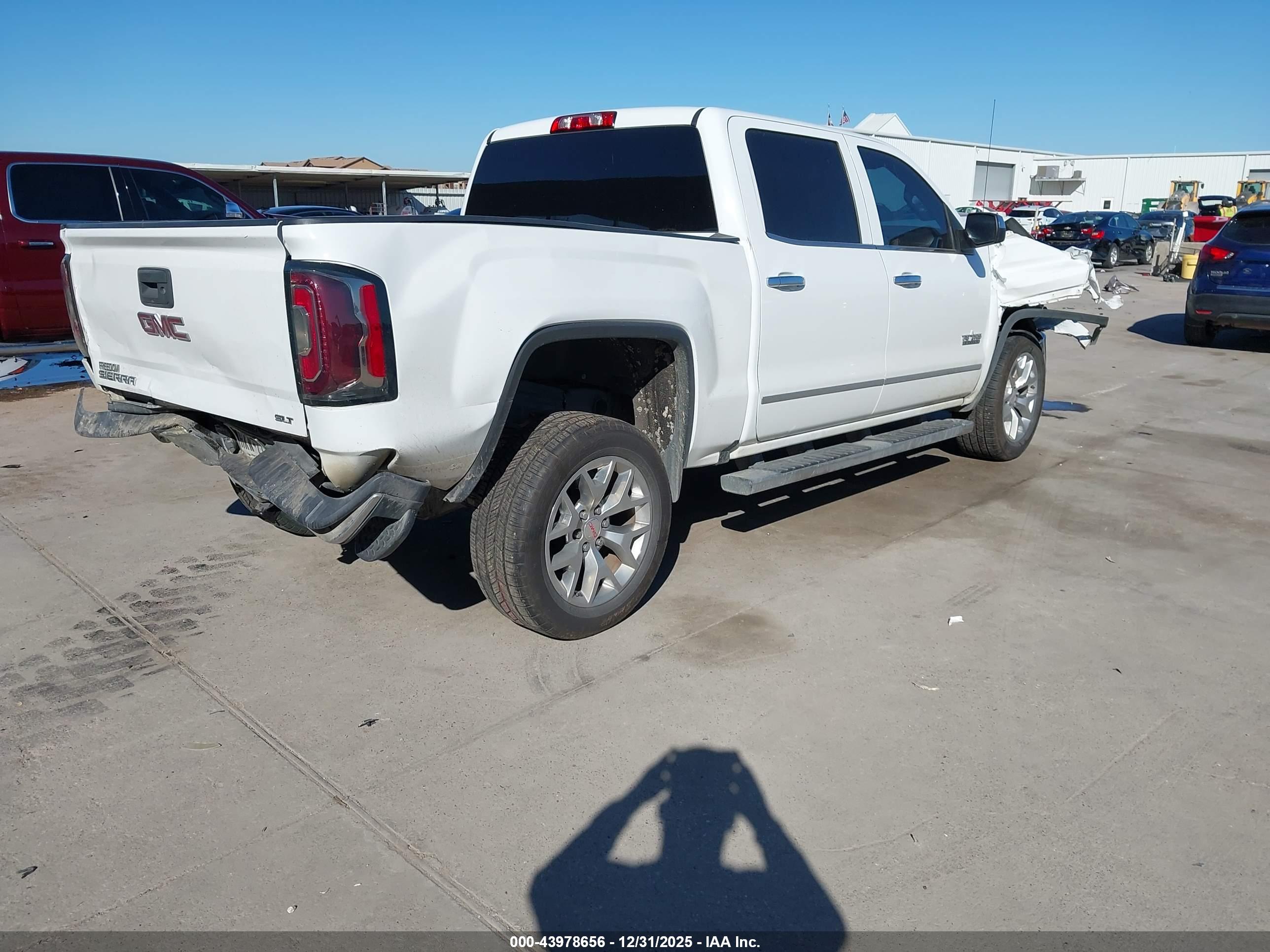 GMC SIERRA image 4