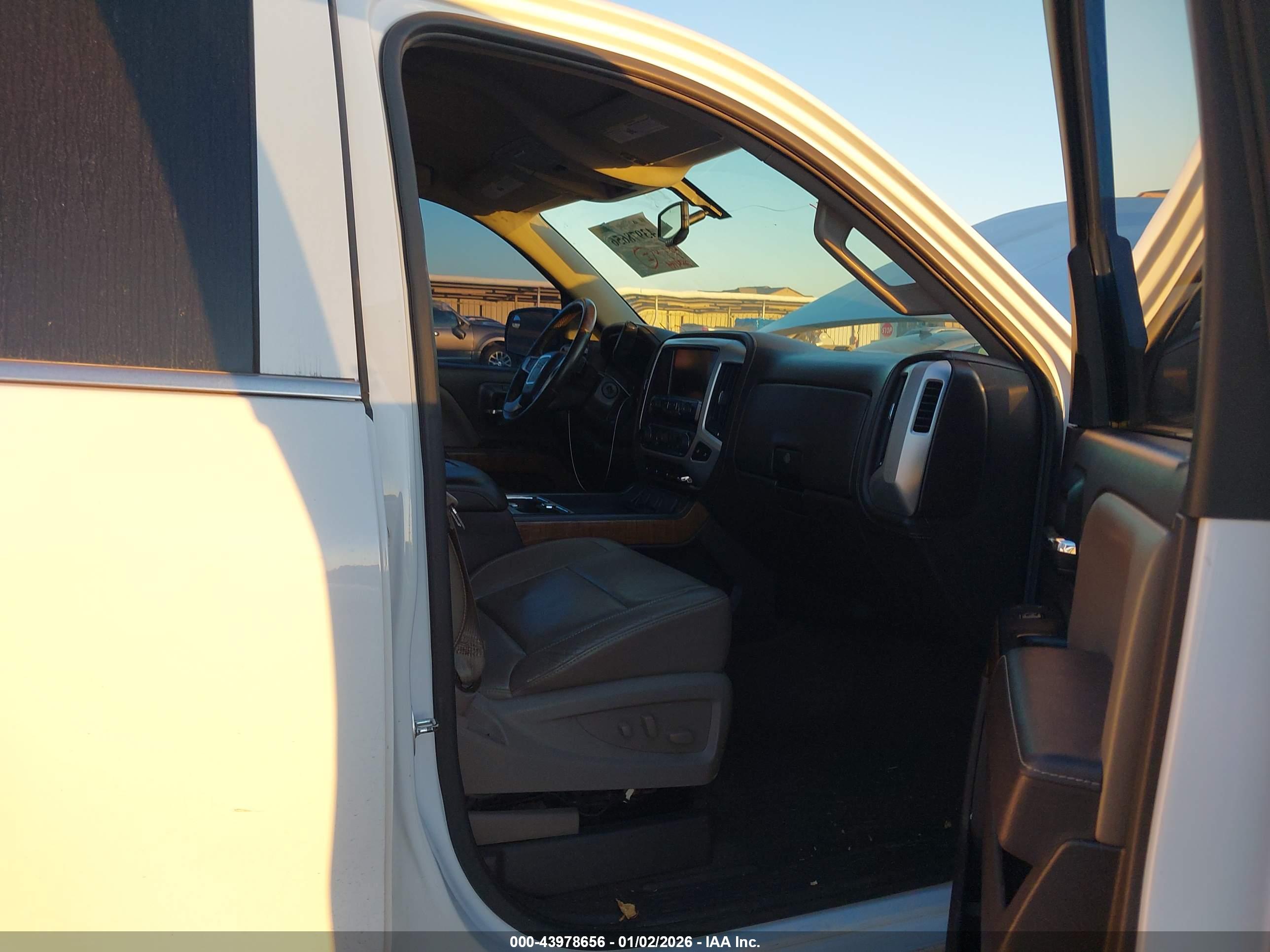 GMC SIERRA image 5