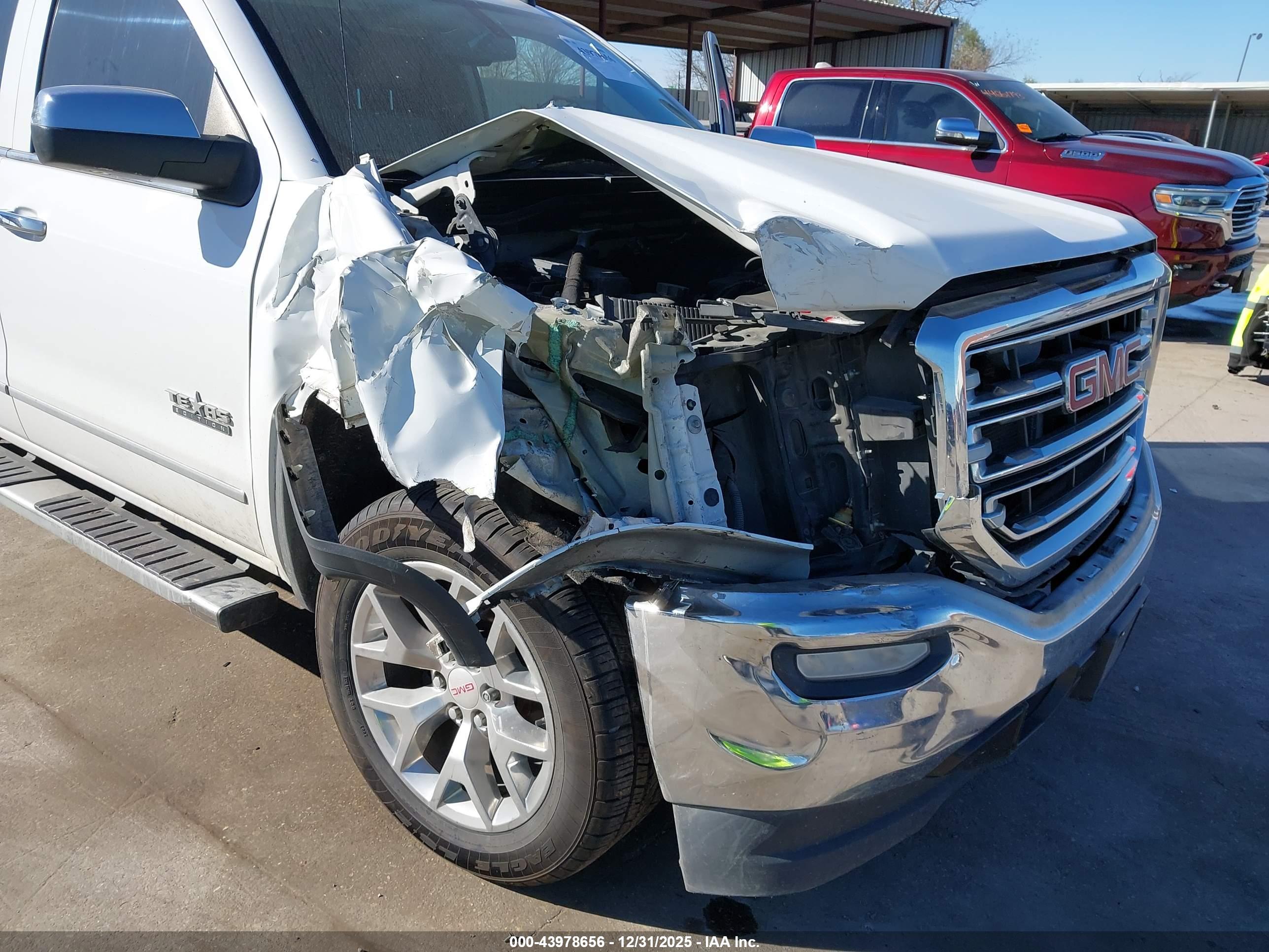 GMC SIERRA image 6