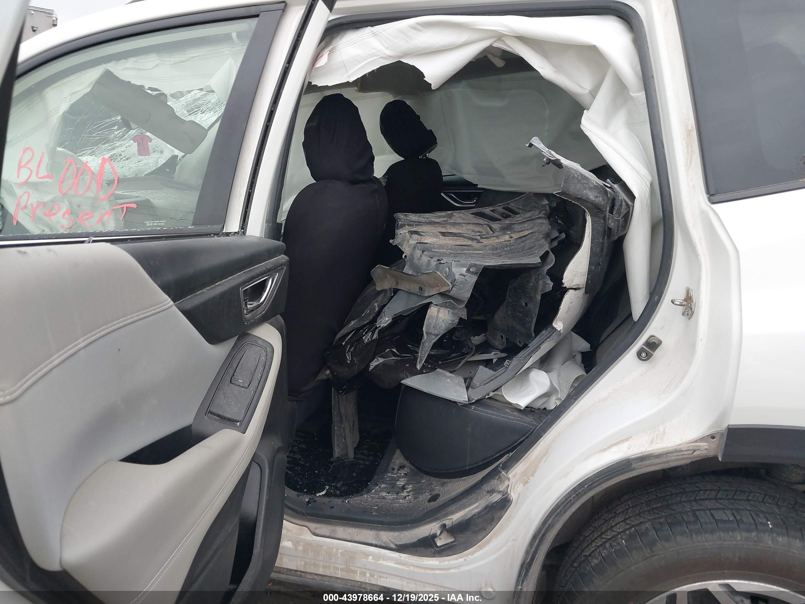 SUBARU FORESTER image 8