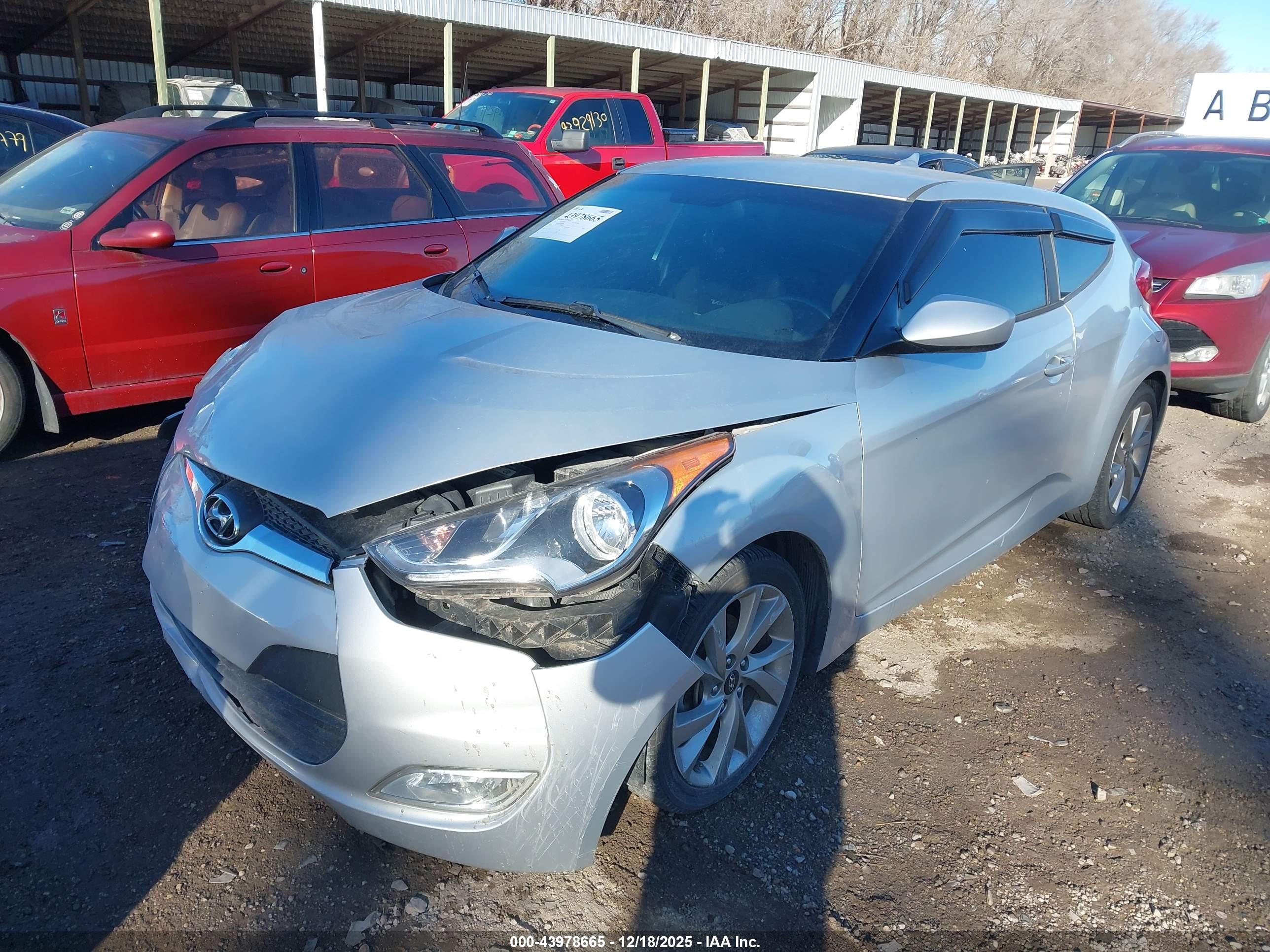 HYUNDAI VELOSTER image 2