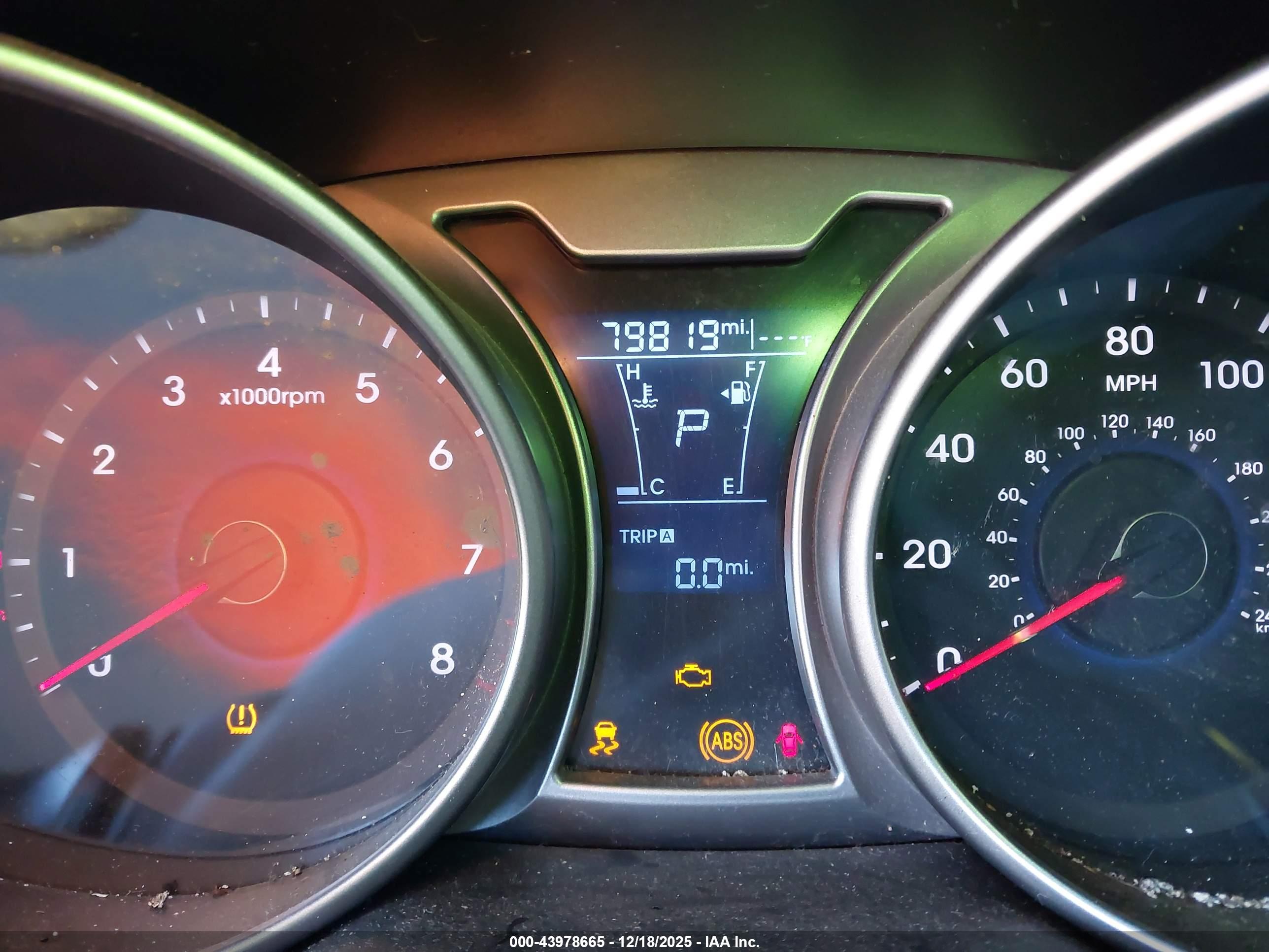 HYUNDAI VELOSTER image 7