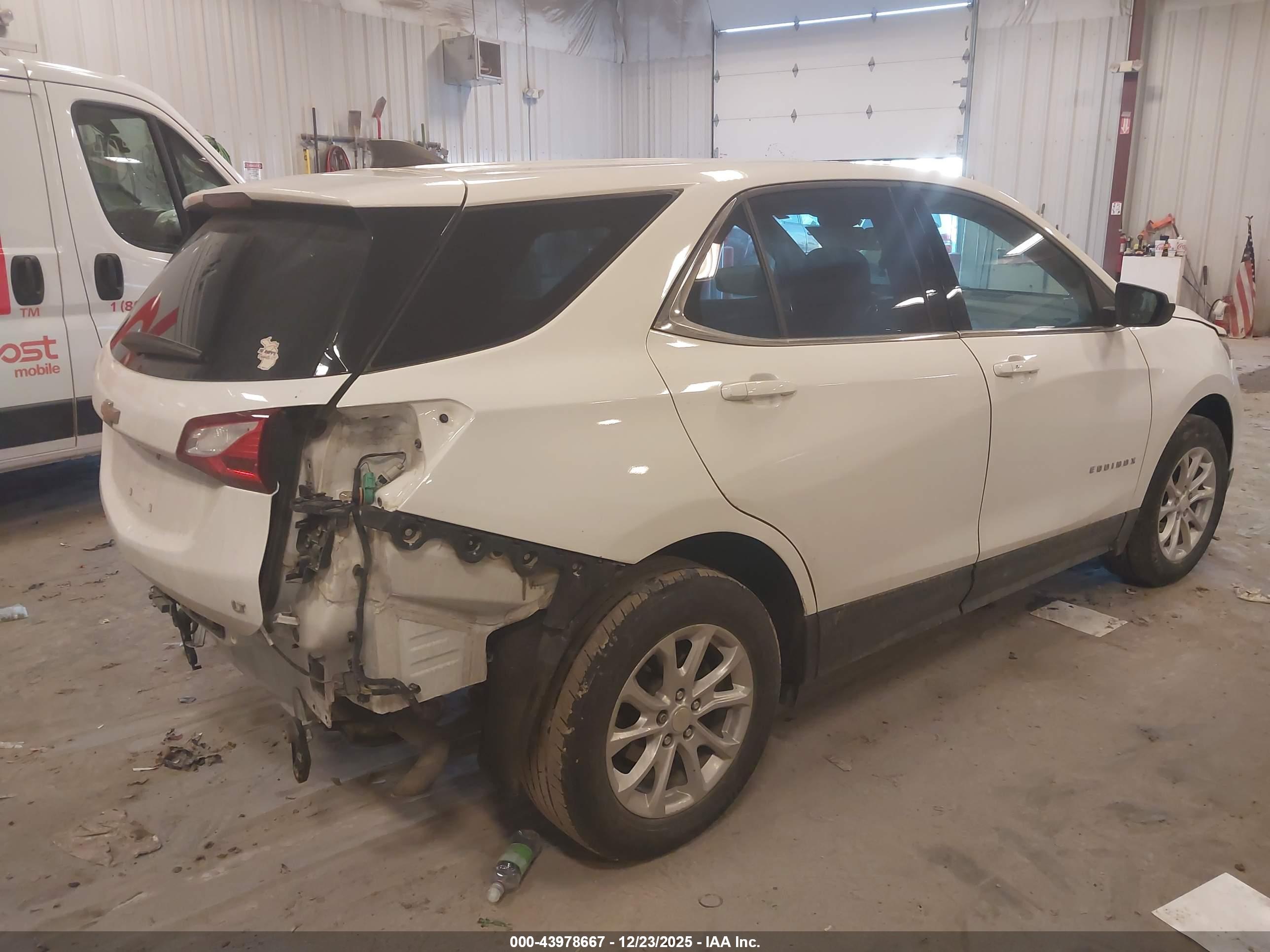 CHEVROLET EQUINOX image 4