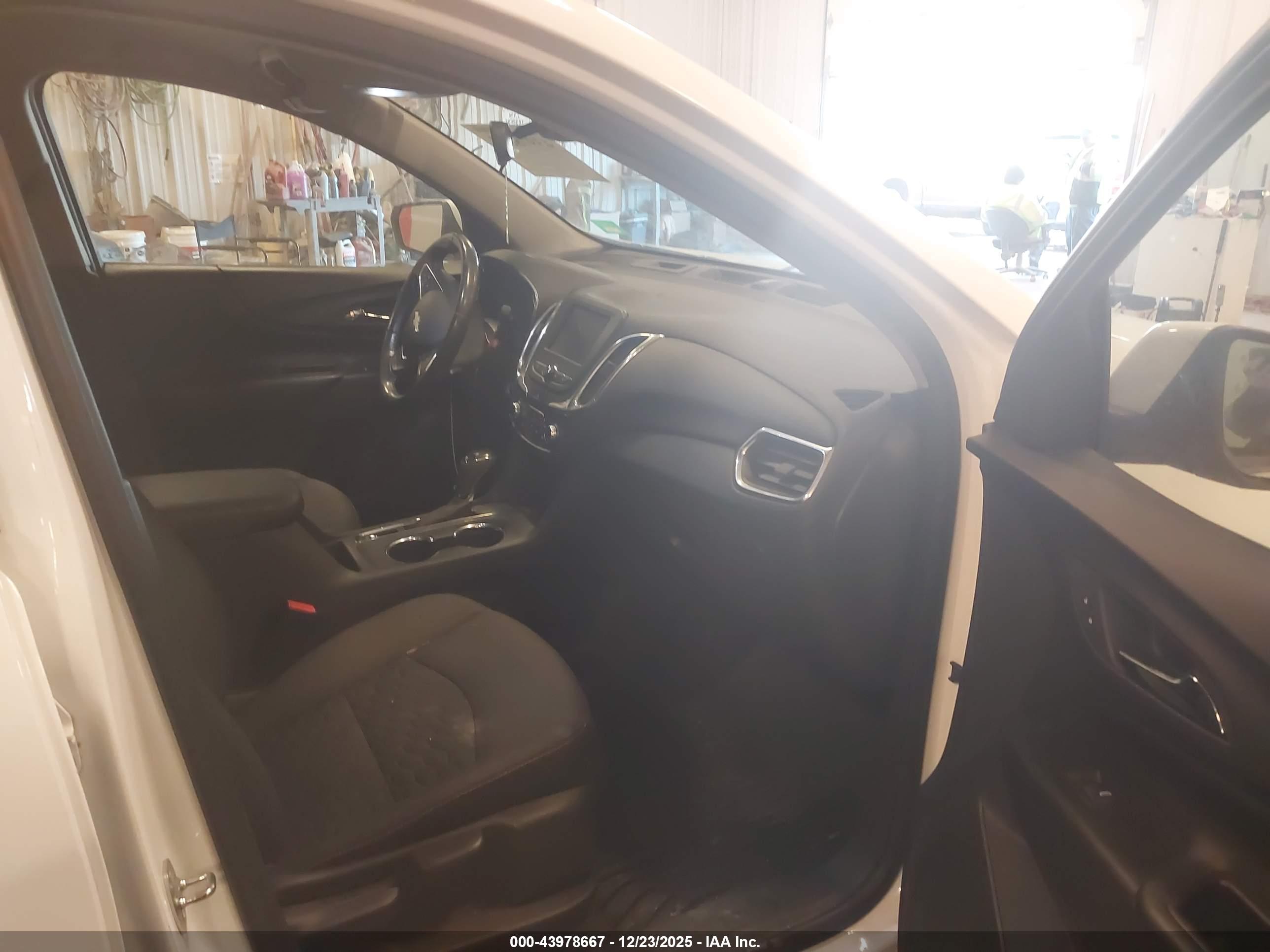 CHEVROLET EQUINOX image 5
