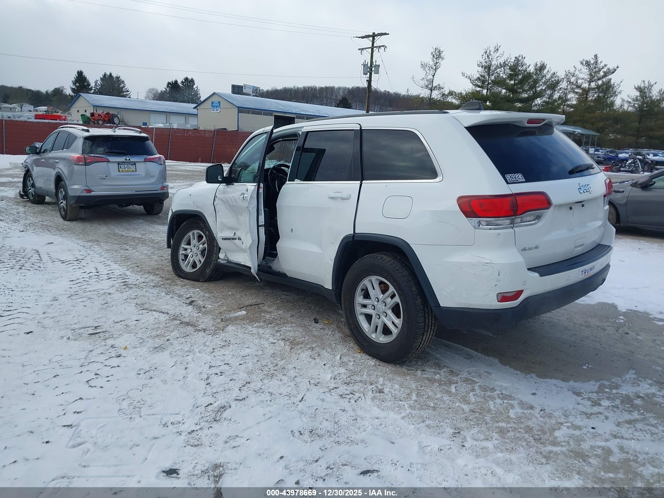 JEEP GRAND image 3