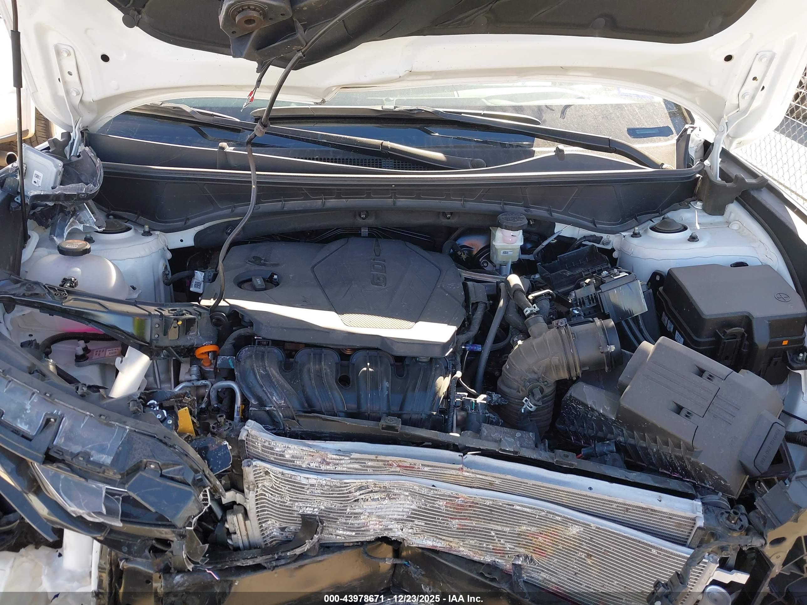 HYUNDAI TUCSON image 10