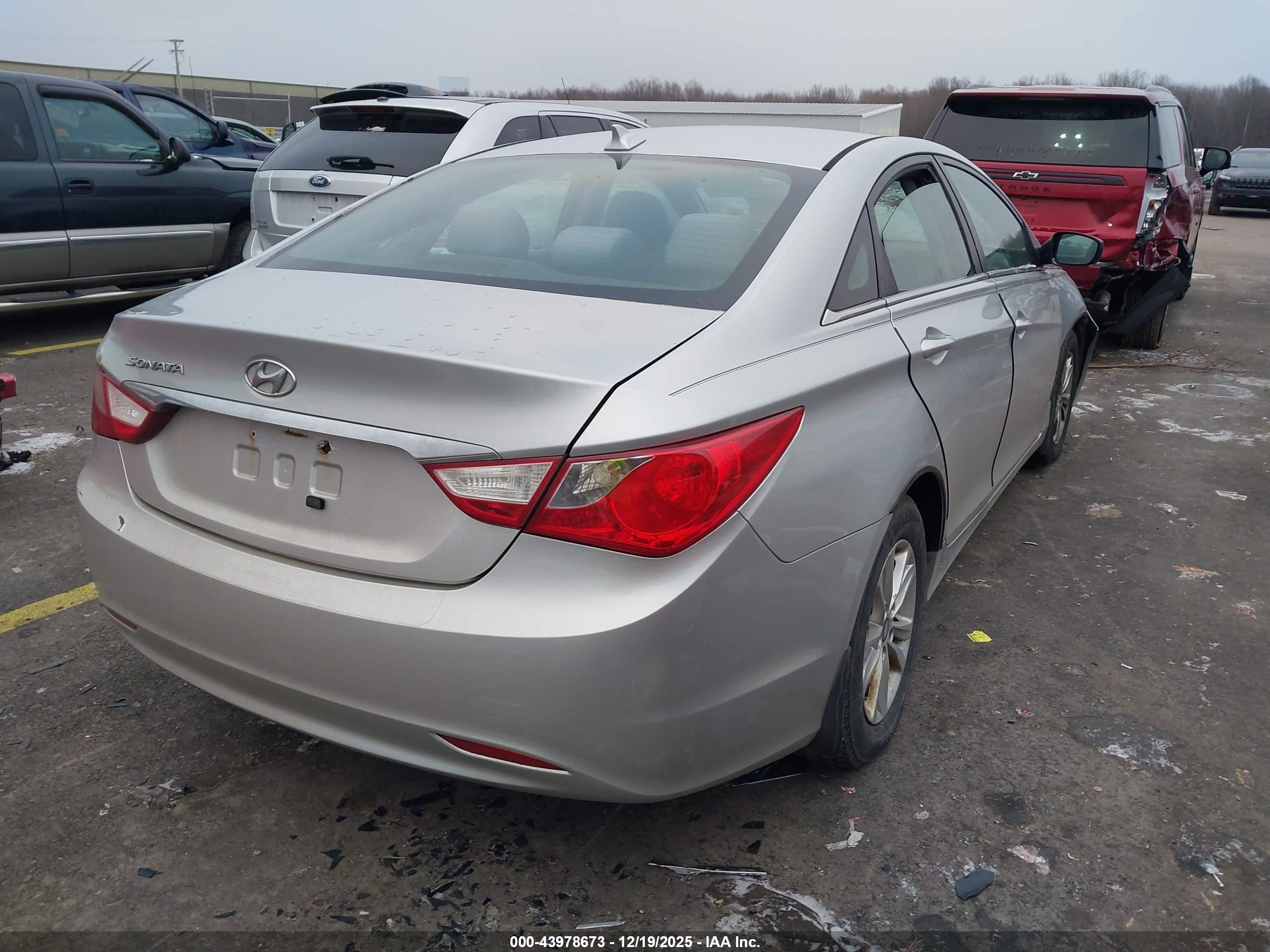 HYUNDAI SONATA image 4