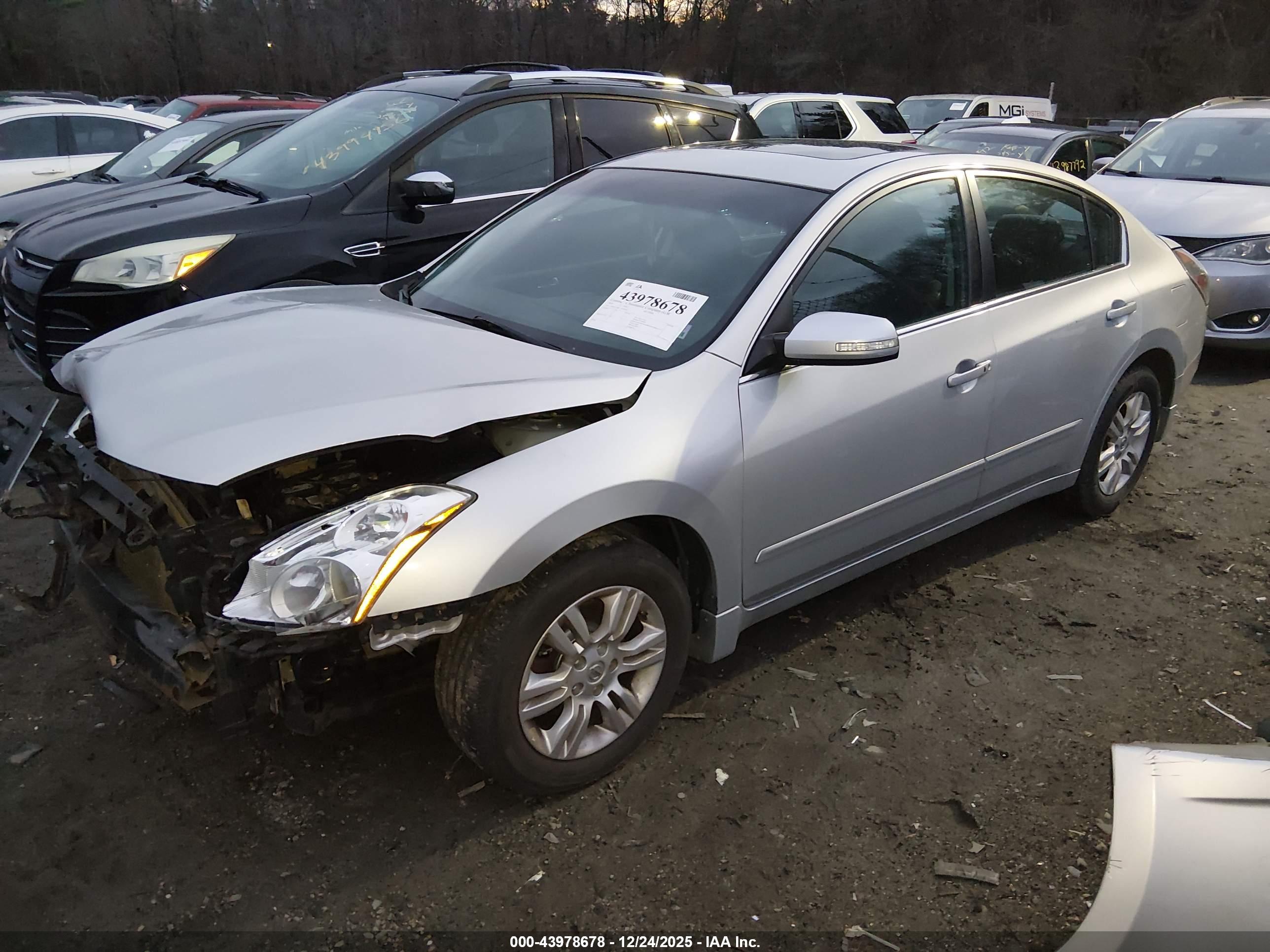 NISSAN ALTIMA image 2